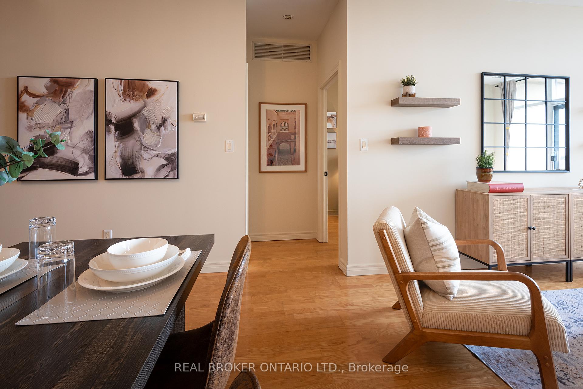 Photo 8 of Unit 404, 1 Leaside Park Drive, Toronto, Thorncliffe Park — HOMEH