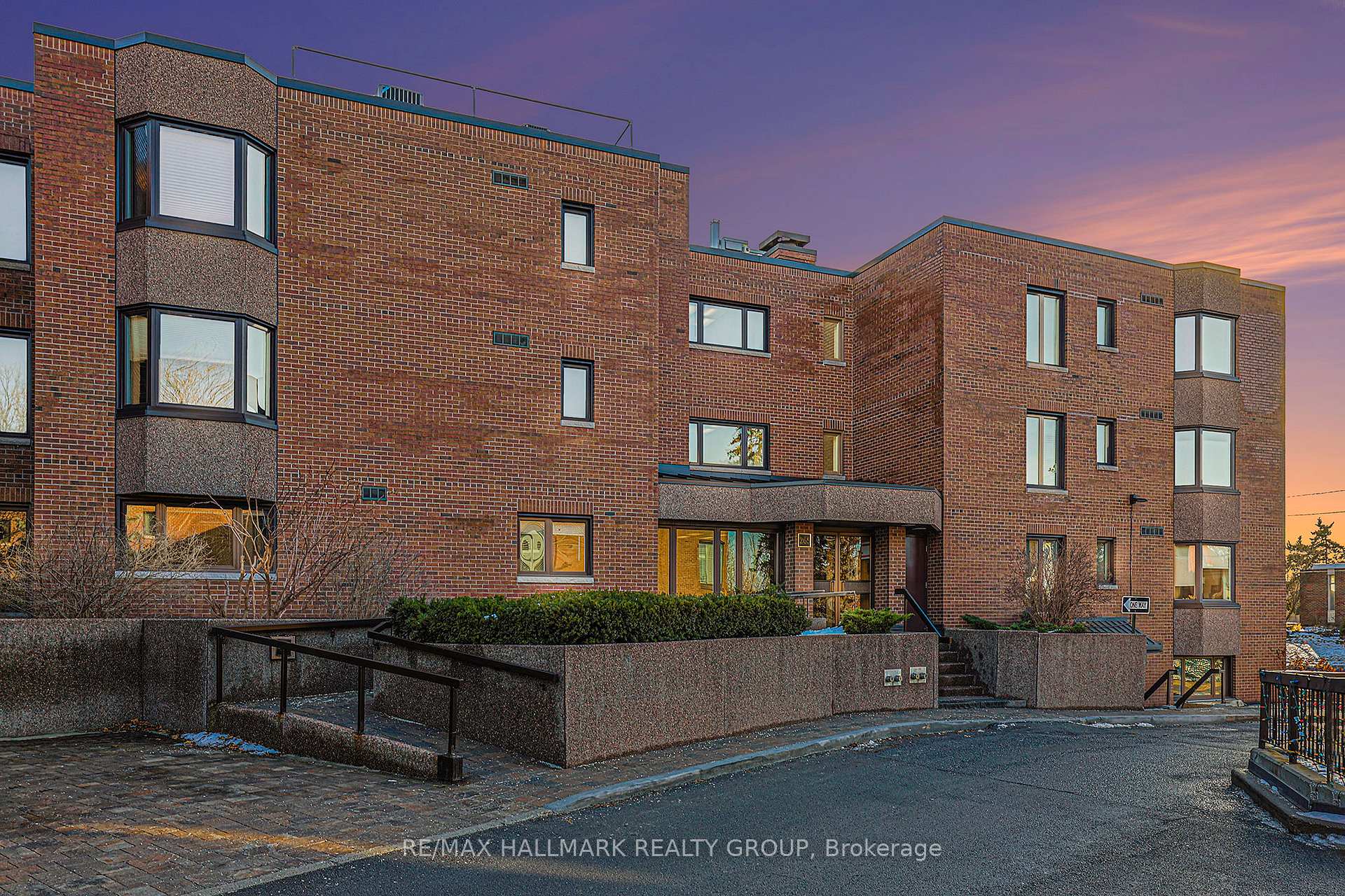 Photo 1 of Unit 91, 265 Botanica, Ottawa, Civic Hospital — HOMEH