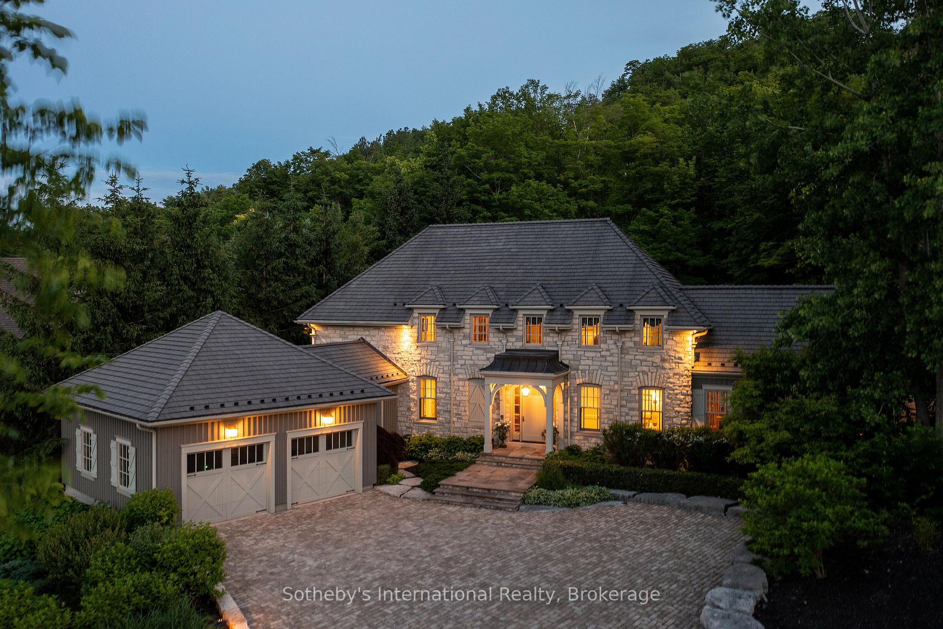Photo 5 of 114 Hemlock Court, Blue Mountains — HOMEH
