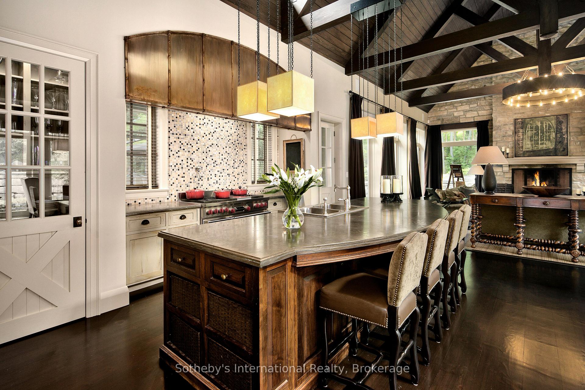 Photo 12 of 114 Hemlock Court, Blue Mountains — HOMEH