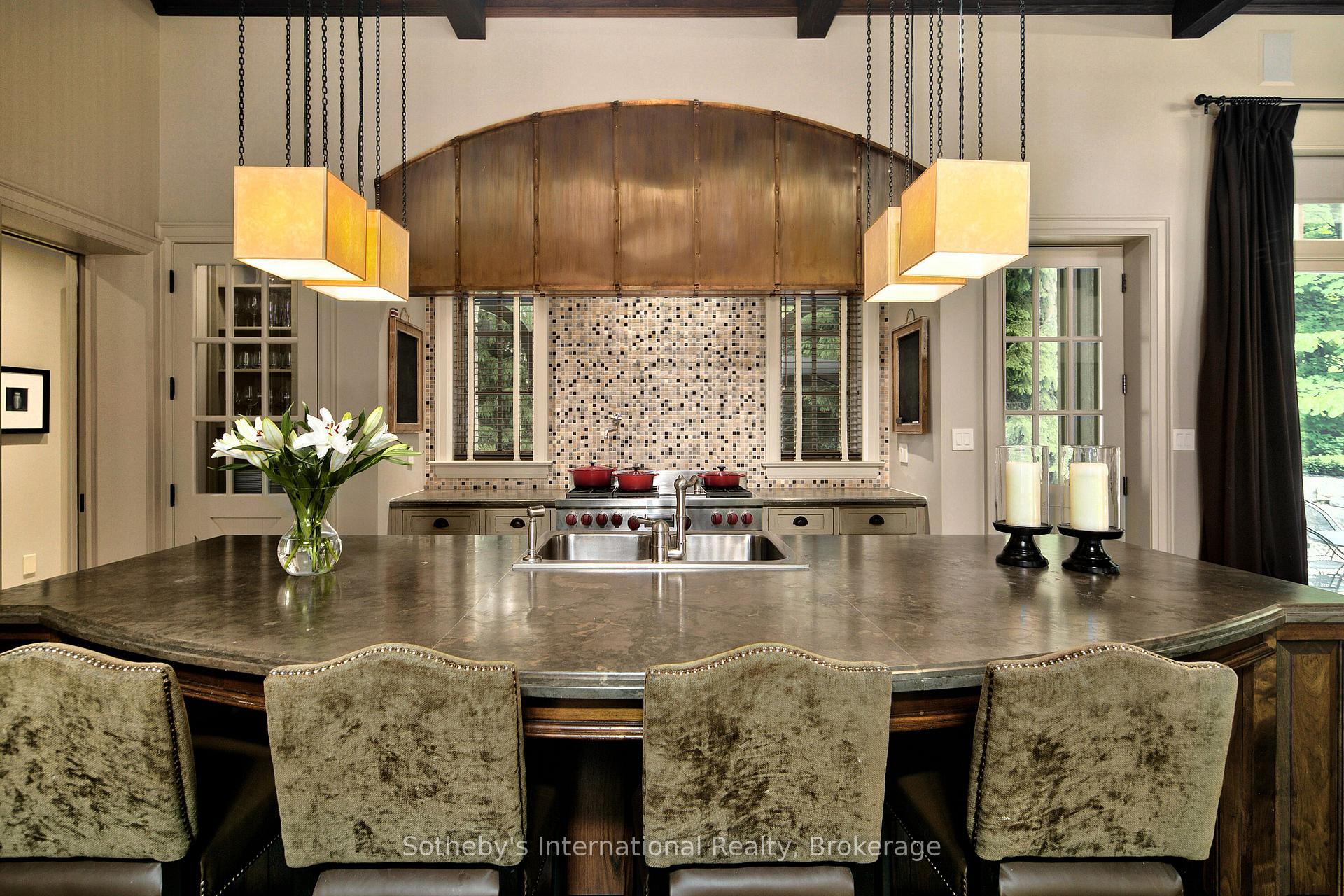 Photo 13 of 114 Hemlock Court, Blue Mountains — HOMEH