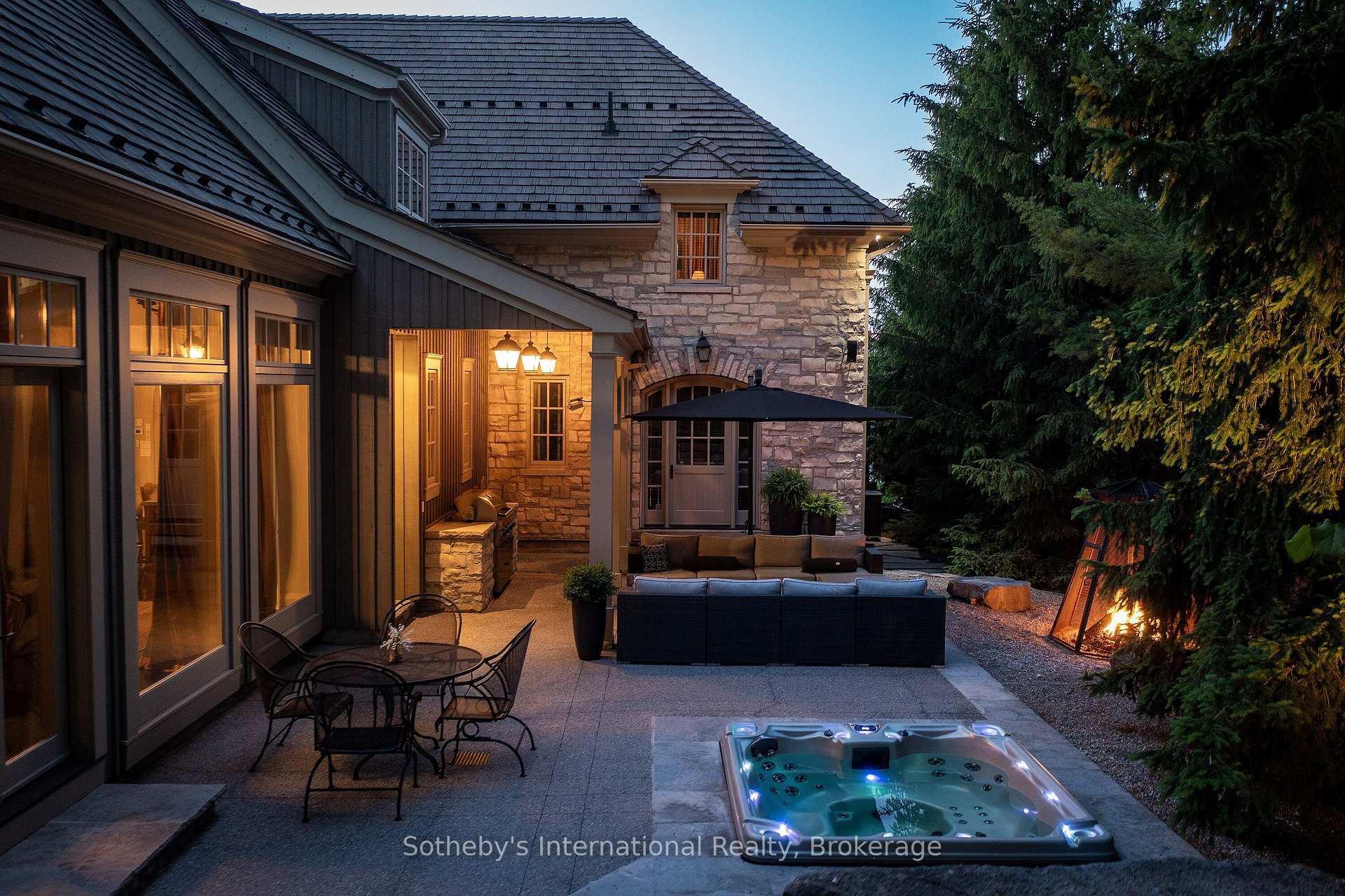 Photo 37 of 114 Hemlock Court, Blue Mountains — HOMEH