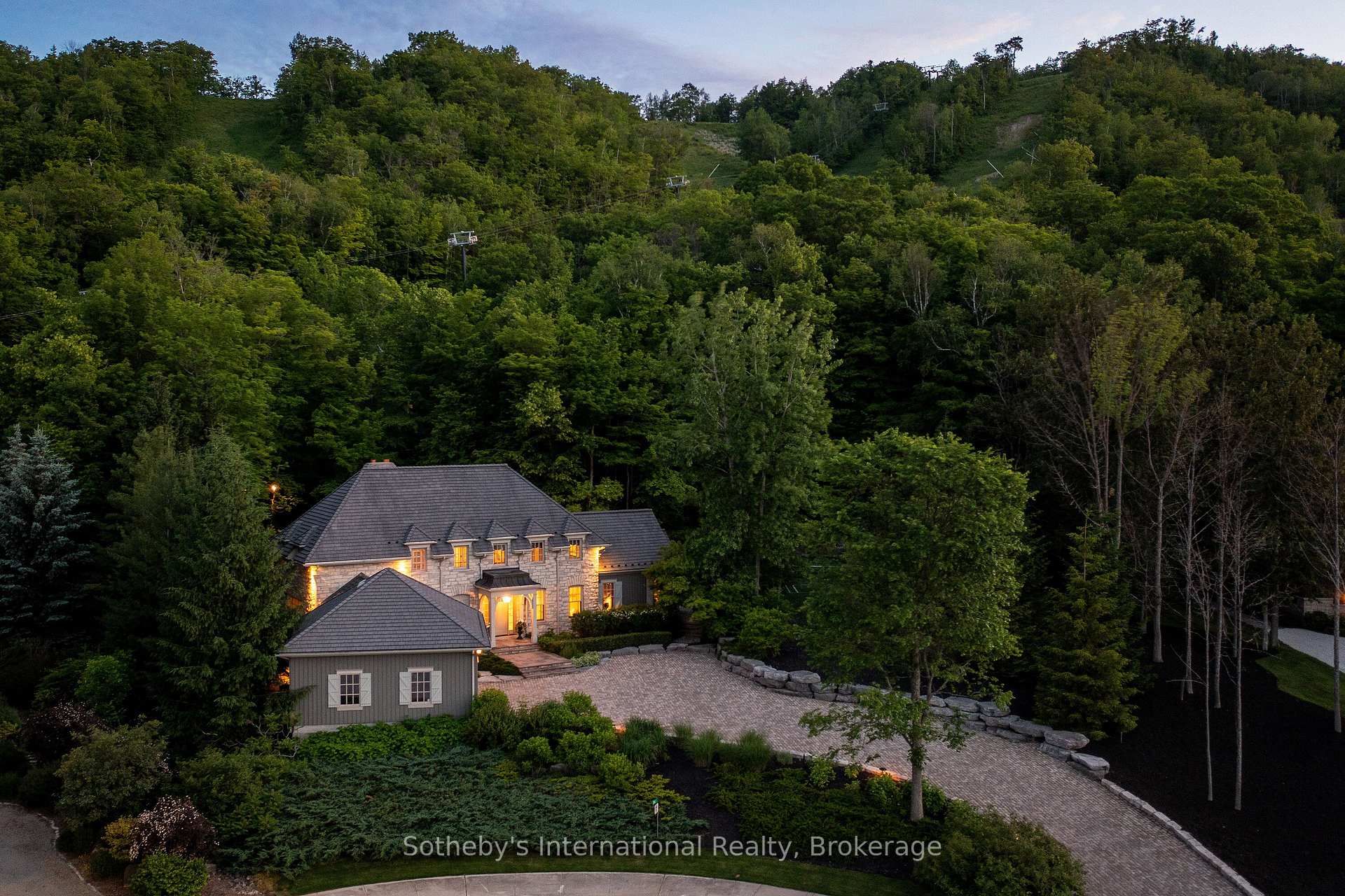 Photo 38 of 114 Hemlock Court, Blue Mountains — HOMEH