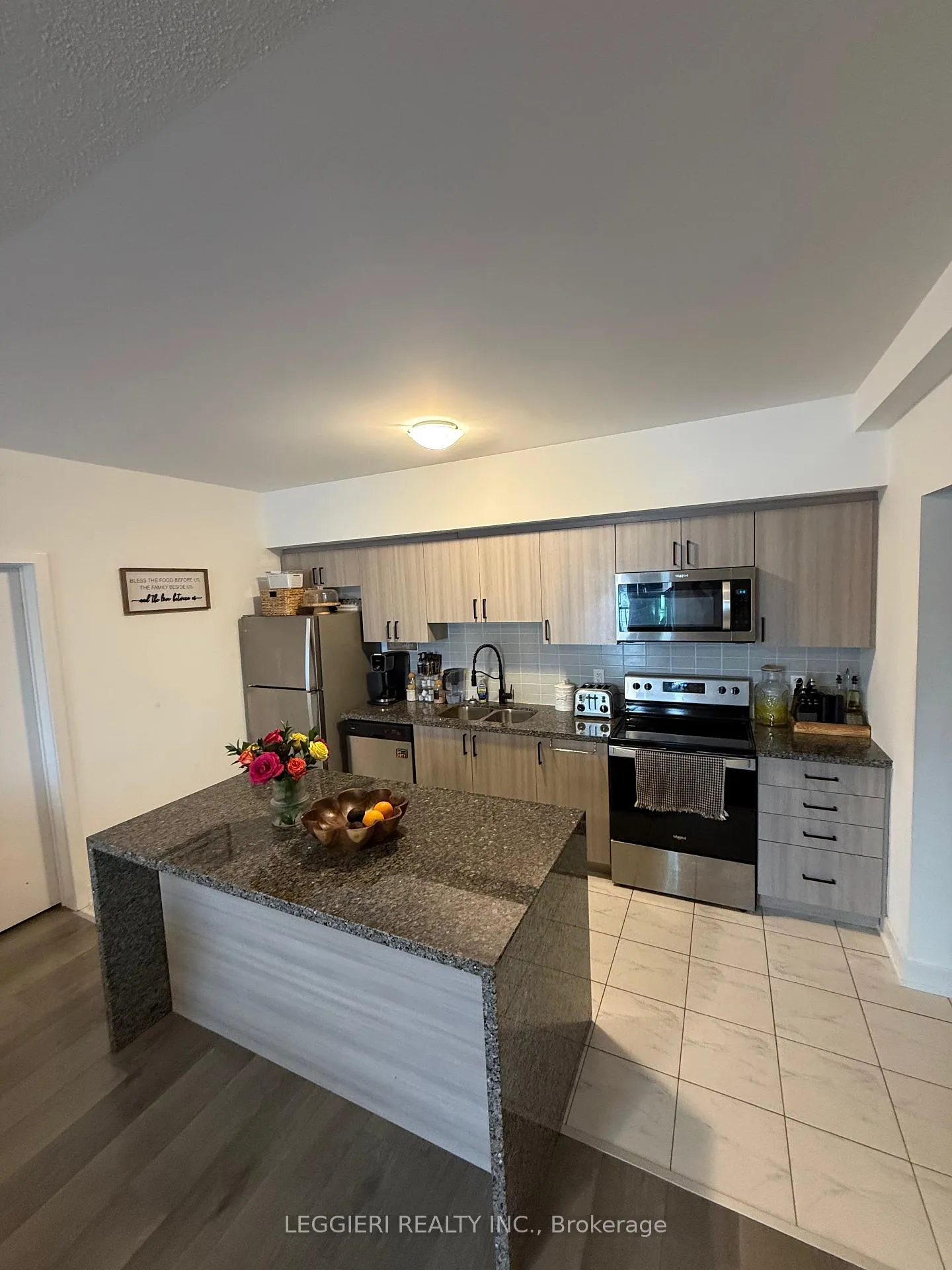 Photo 10 of Unit 615, 4 Spice Way, Barrie, Rural Barrie Southeast — HOMEH