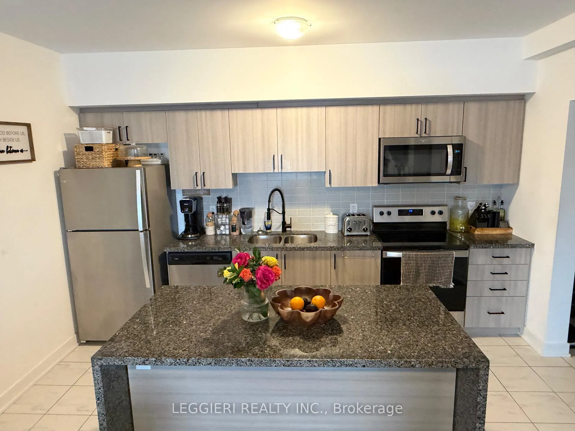 Photo 11 of Unit 615, 4 Spice Way, Barrie, Rural Barrie Southeast — HOMEH