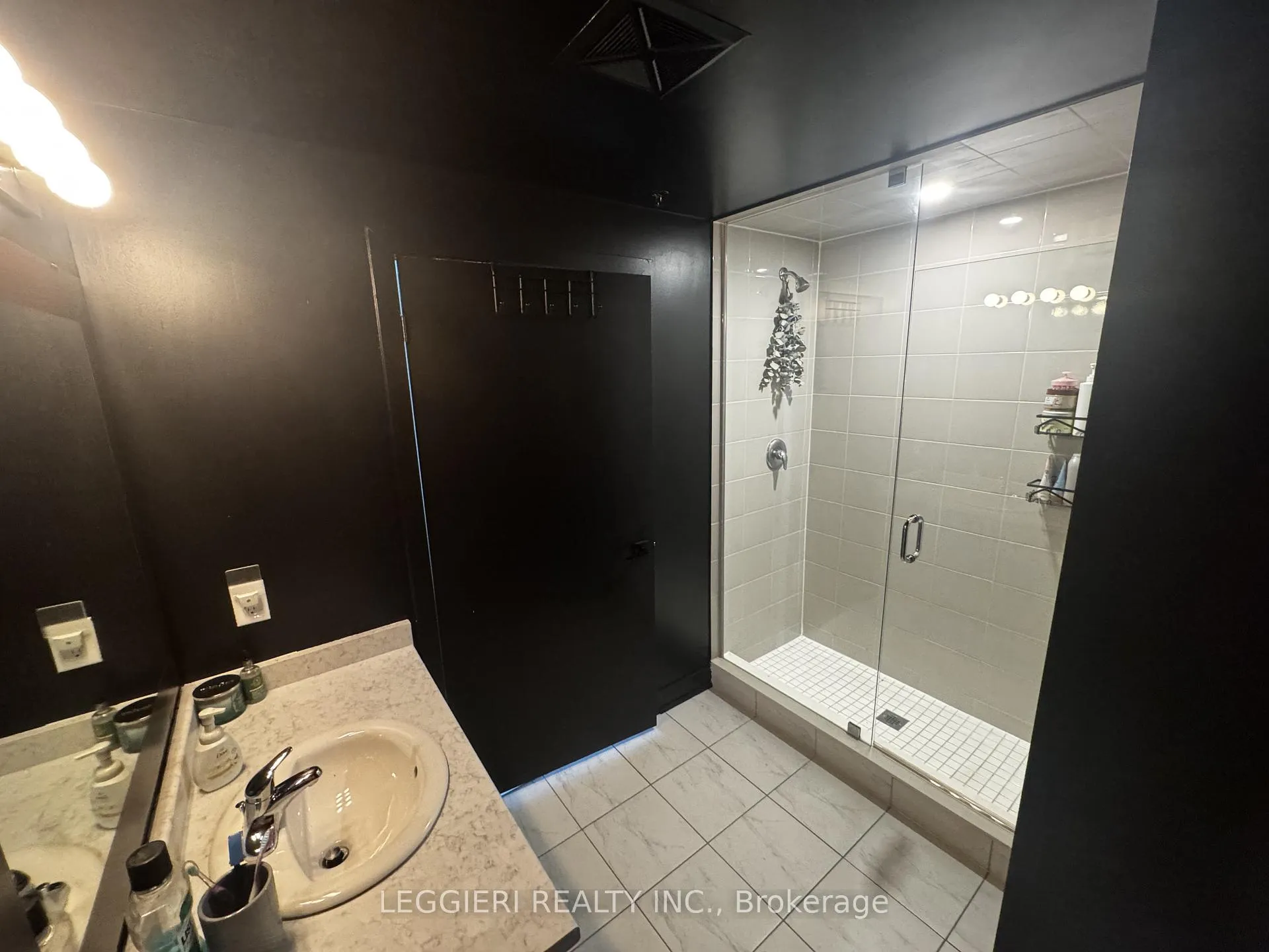 Photo 19 of Unit 615, 4 Spice Way, Barrie, Rural Barrie Southeast — HOMEH