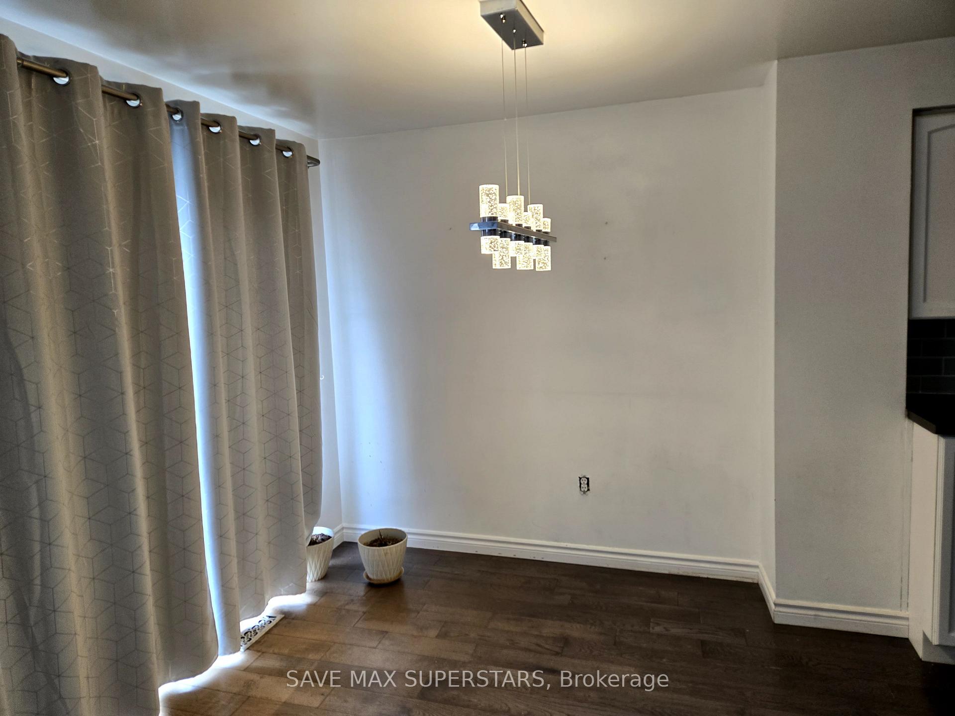 Photo 3 of 94 Wessenger Drive, Barrie, Holly — HOMEH