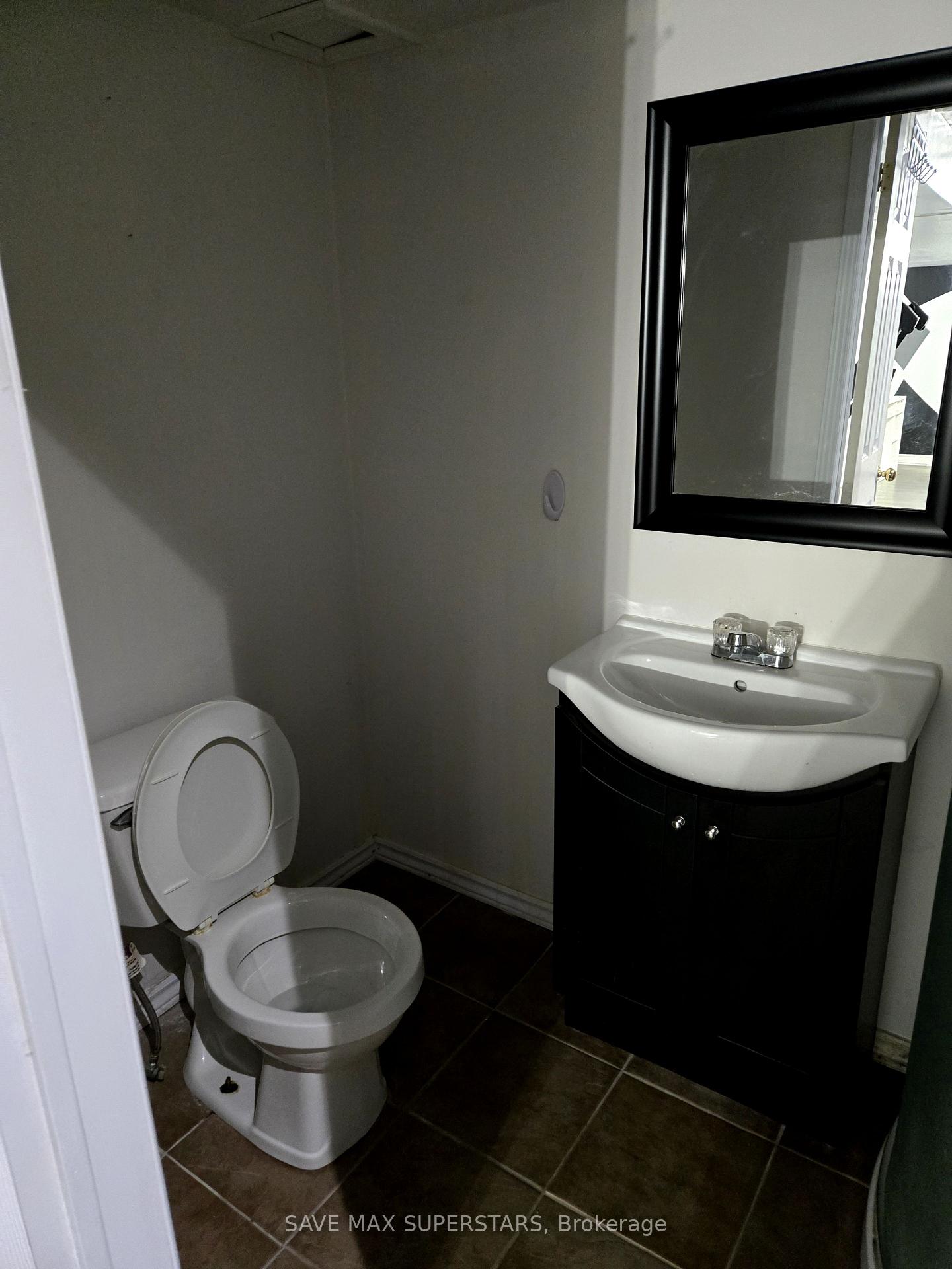 Photo 4 of 94 Wessenger Drive, Barrie, Holly — HOMEH