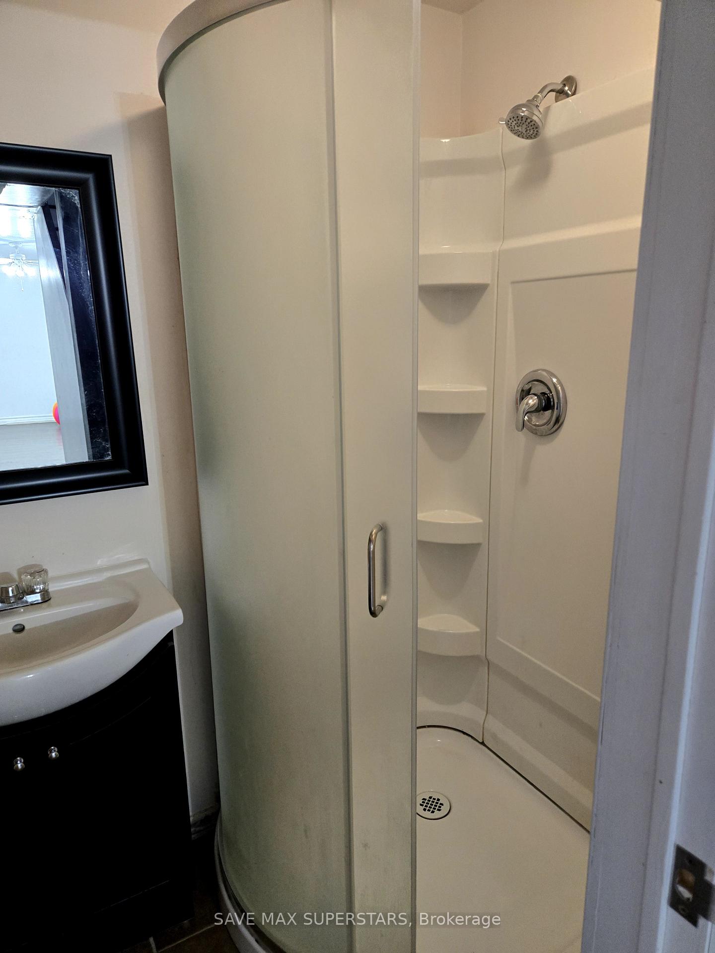 Photo 10 of 94 Wessenger Drive, Barrie, Holly — HOMEH