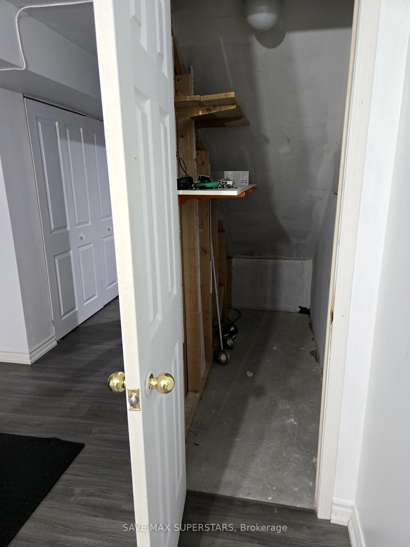Photo 8 of 94 Wessenger Drive, Barrie, Holly — HOMEH