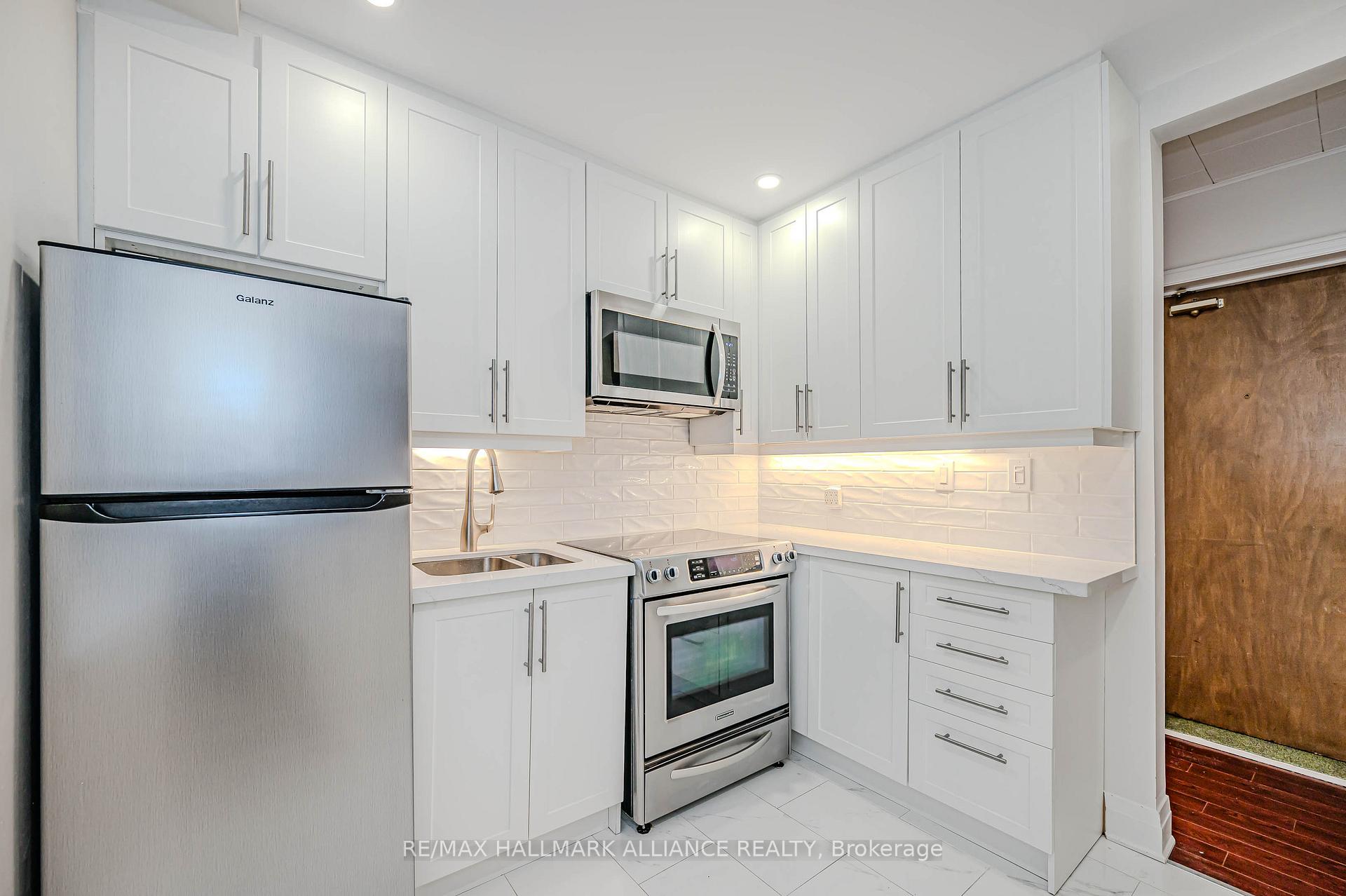 Photo 9 of Unit 3, 802 King Street W, Hamilton, Westdale — HOMEH