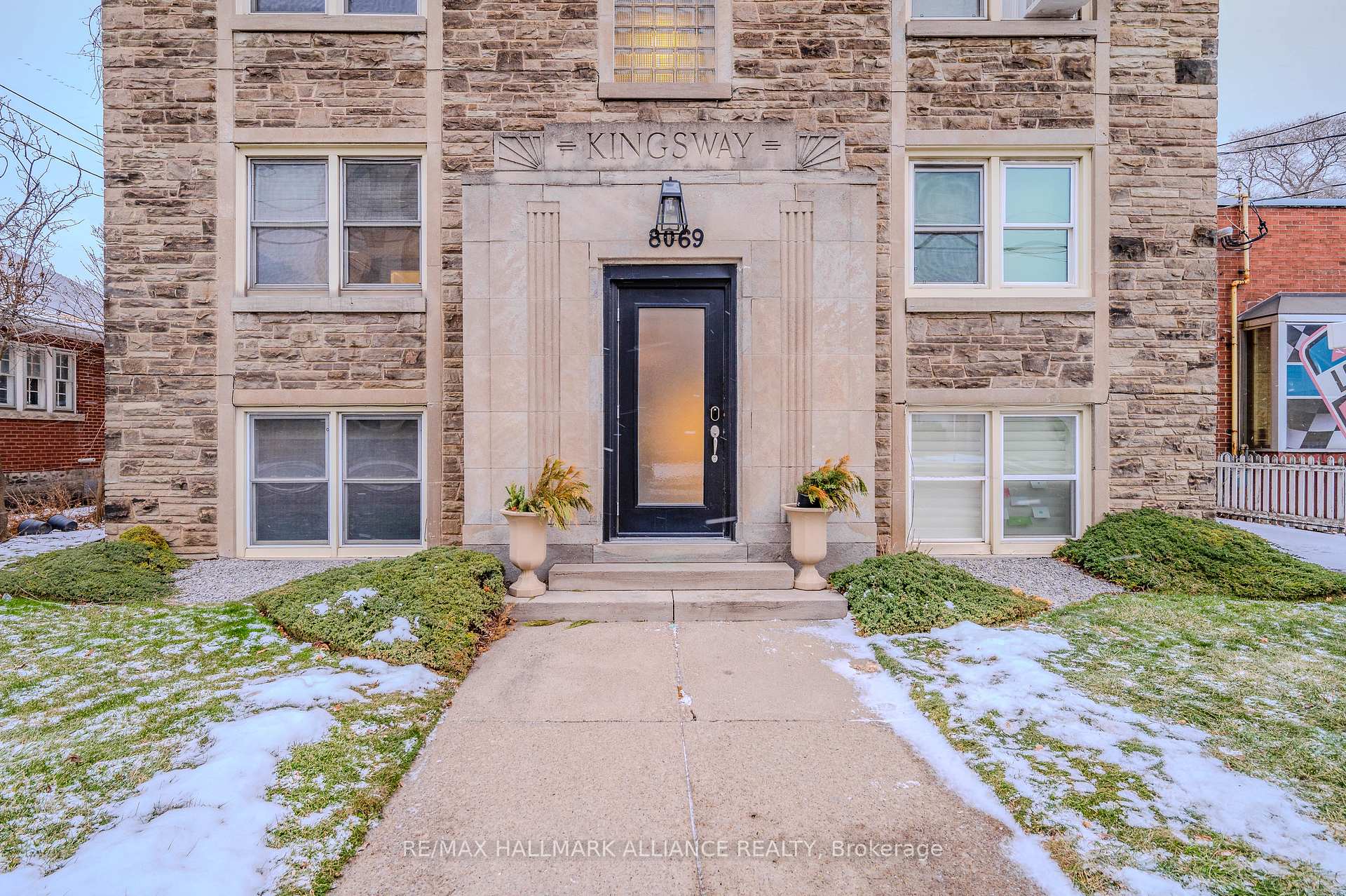Photo 2 of Unit 3, 802 King Street W, Hamilton, Westdale — HOMEH