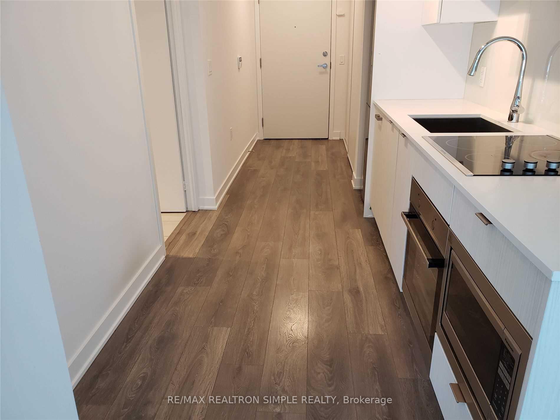Photo 7 of Unit 702, 195 Redpath Avenue, Toronto, Mount Pleasant West — HOMEH