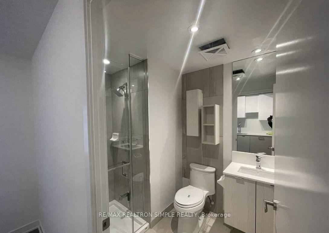 Photo 4 of Unit 702, 195 Redpath Avenue, Toronto, Mount Pleasant West — HOMEH