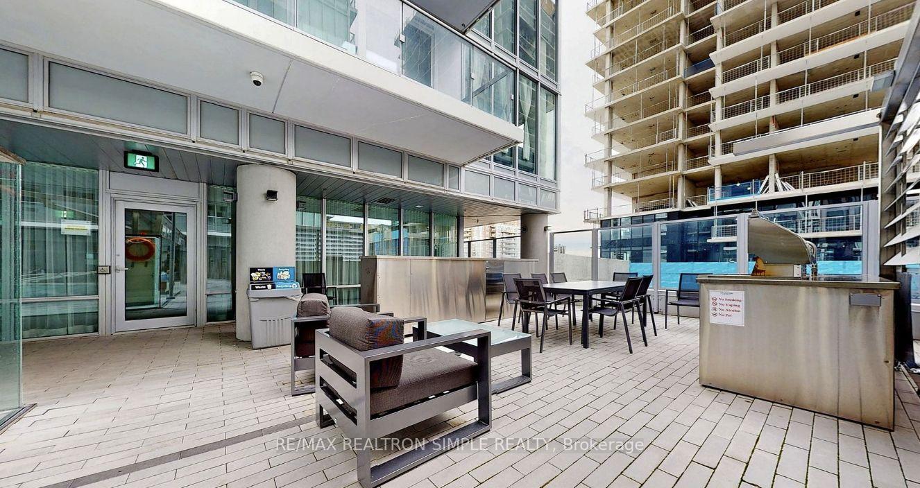 Photo 10 of Unit 702, 195 Redpath Avenue, Toronto, Mount Pleasant West — HOMEH