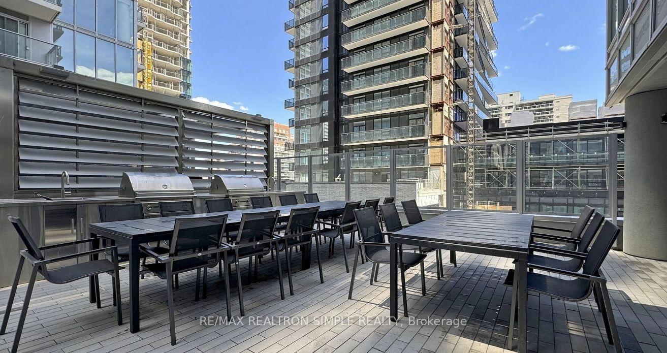 Photo 9 of Unit 702, 195 Redpath Avenue, Toronto, Mount Pleasant West — HOMEH