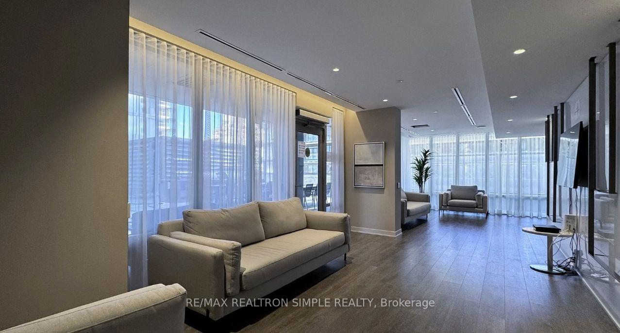 Photo 17 of Unit 702, 195 Redpath Avenue, Toronto, Mount Pleasant West — HOMEH