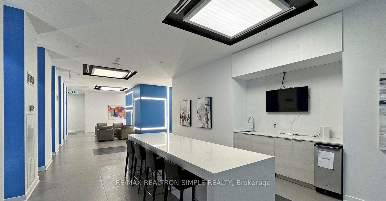 Photo 20 of Unit 702, 195 Redpath Avenue, Toronto, Mount Pleasant West — HOMEH