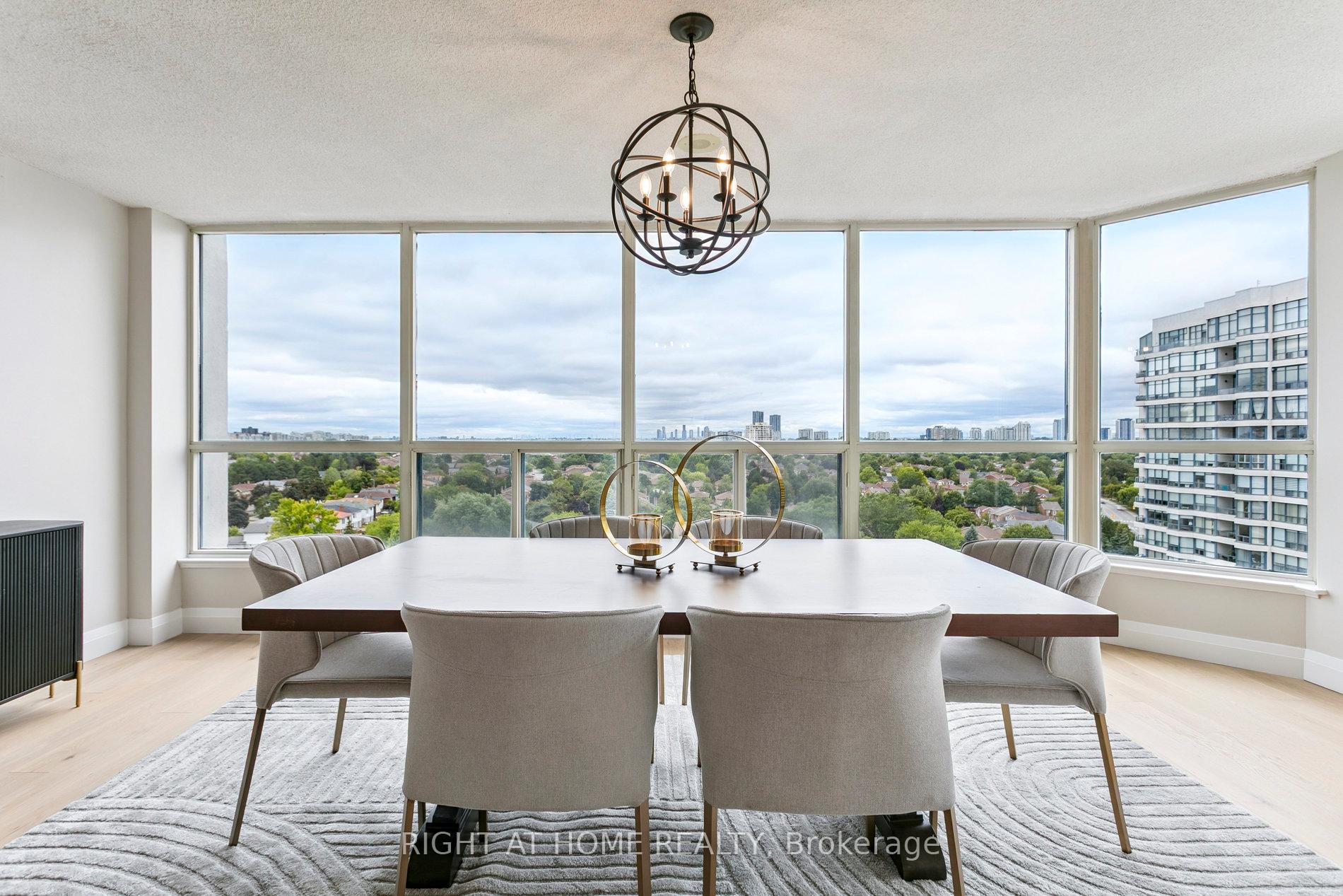 Photo 4 of Unit 1611, 7300 Yonge Street, Vaughan, Crestwood-Springfarm-Yorkhill — HOMEH