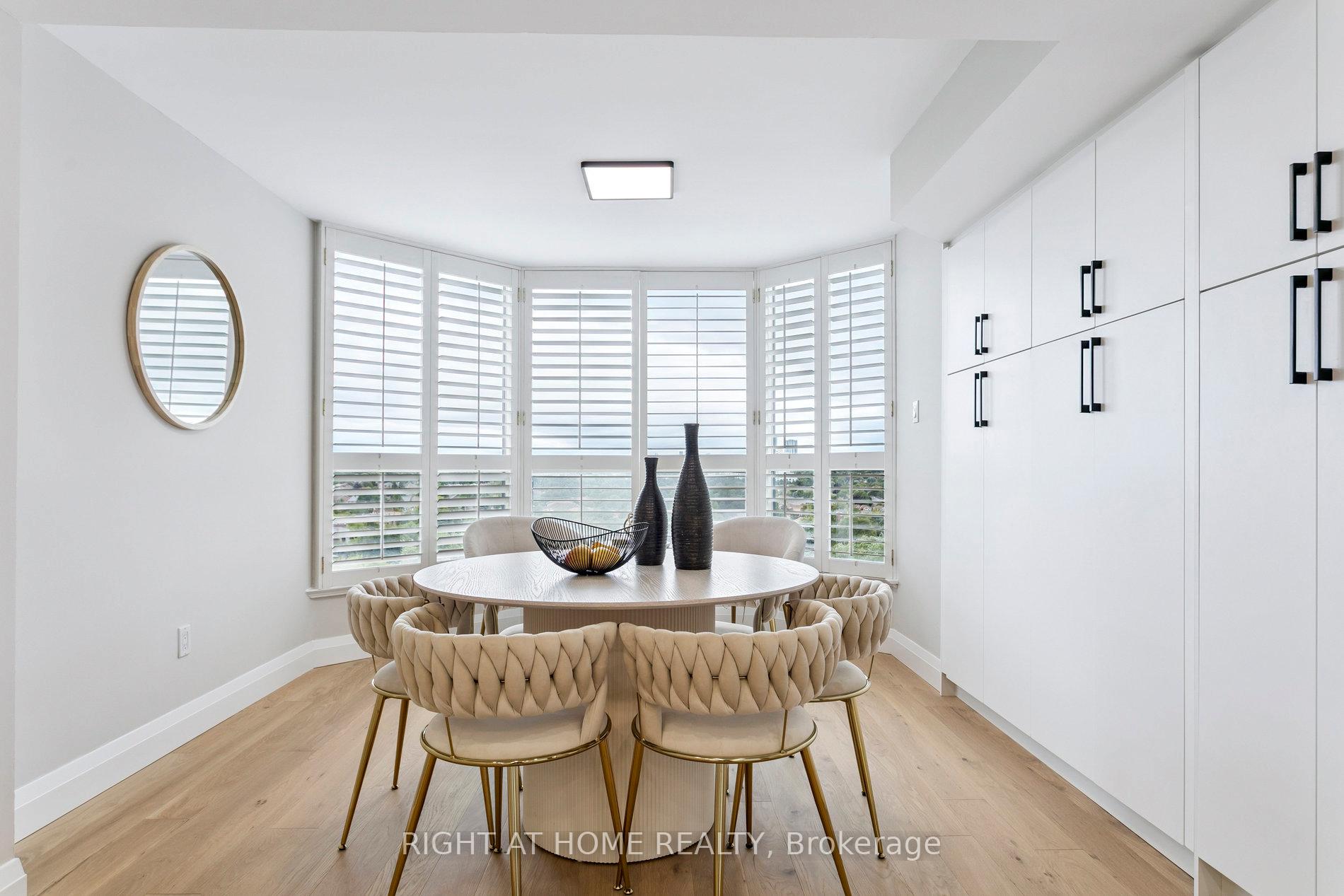 Photo 11 of Unit 1611, 7300 Yonge Street, Vaughan, Crestwood-Springfarm-Yorkhill — HOMEH