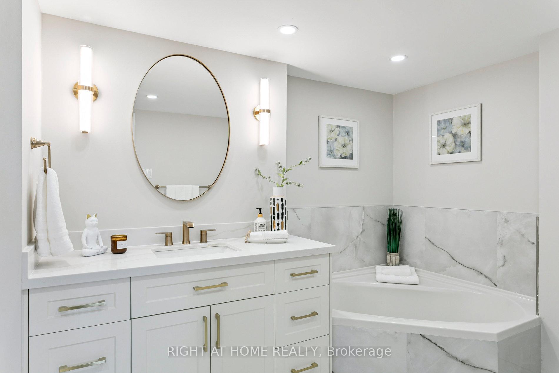 Photo 21 of Unit 1611, 7300 Yonge Street, Vaughan, Crestwood-Springfarm-Yorkhill — HOMEH