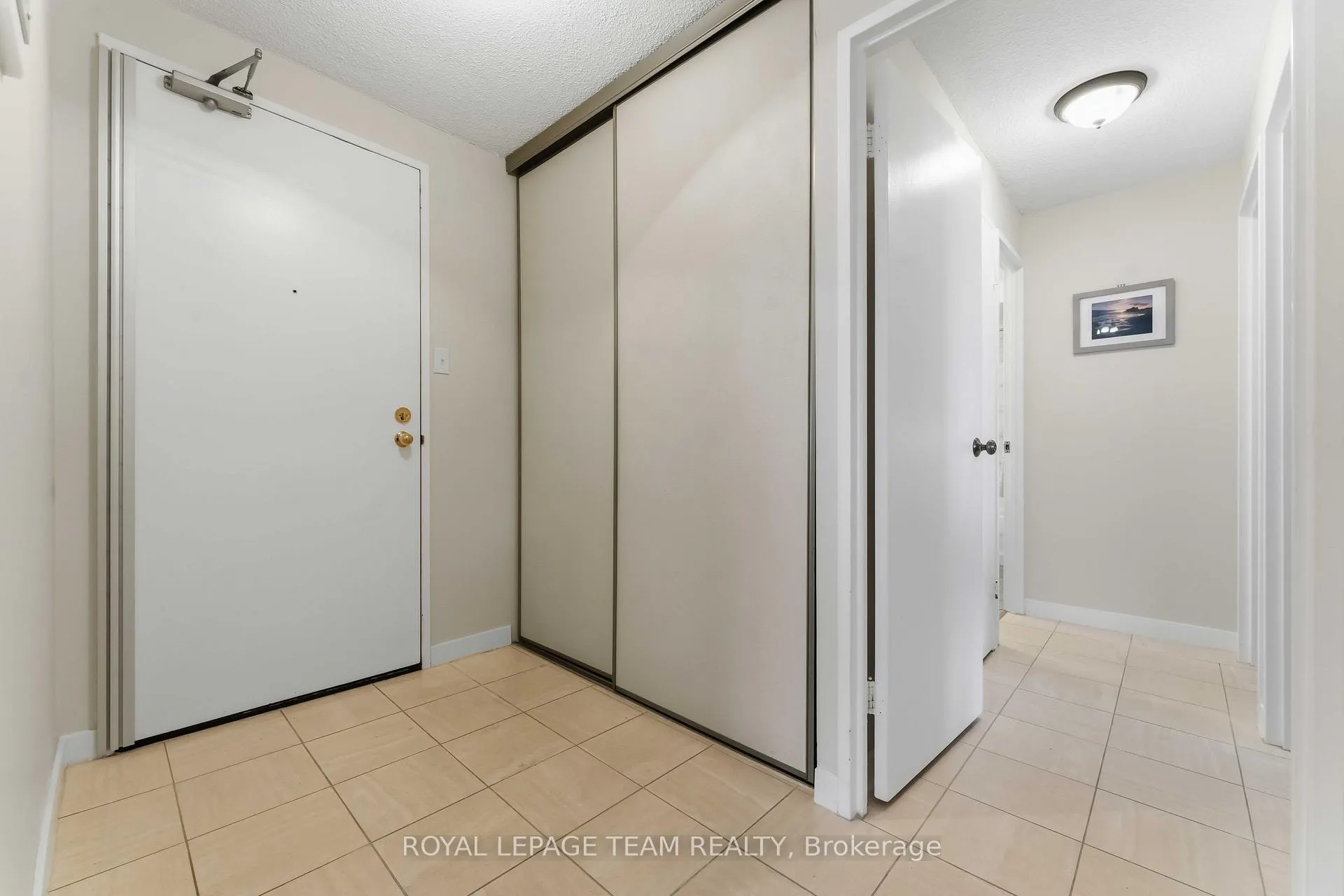 Photo 6 of Unit 2106, 1081 Ambleside Drive, Ottawa, Woodroffe — HOMEH