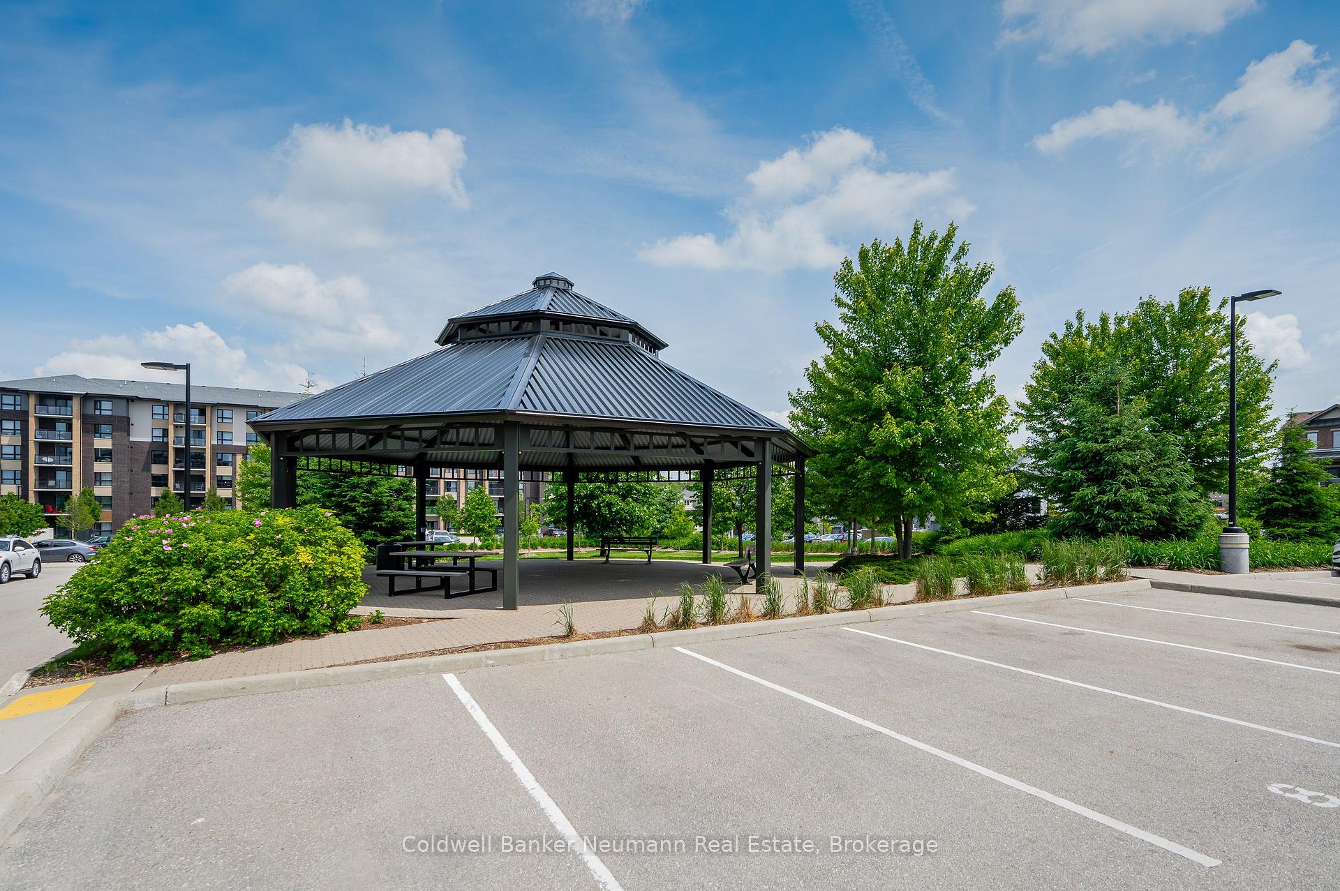 Photo 33 of Unit 403, 17 Kay Crescent, Guelph, Pineridge/Westminster Woods — HOMEH