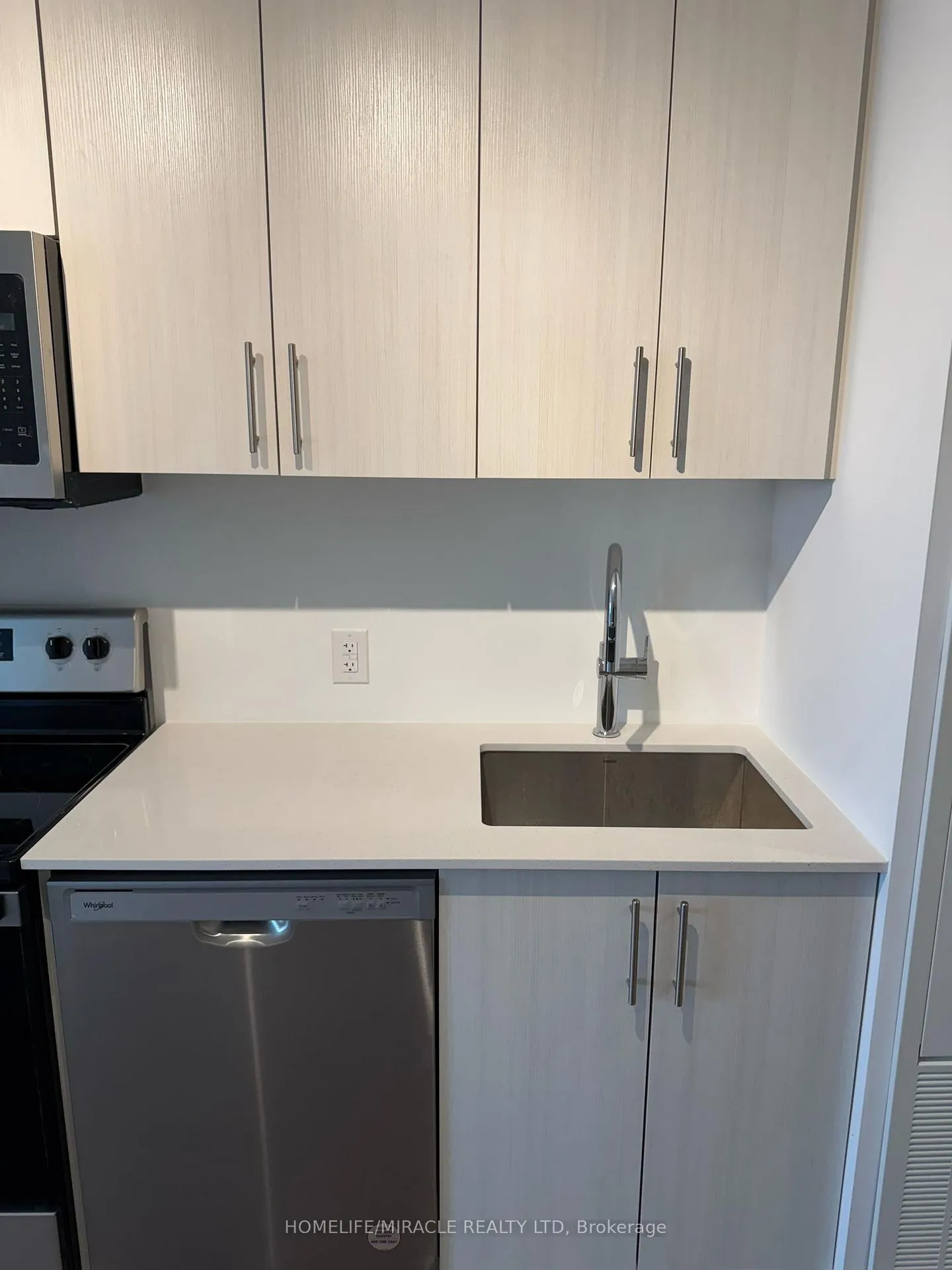 Photo 3 of Unit 1219, 2782 Barton Street E, Hamilton, Riverdale — HOMEH
