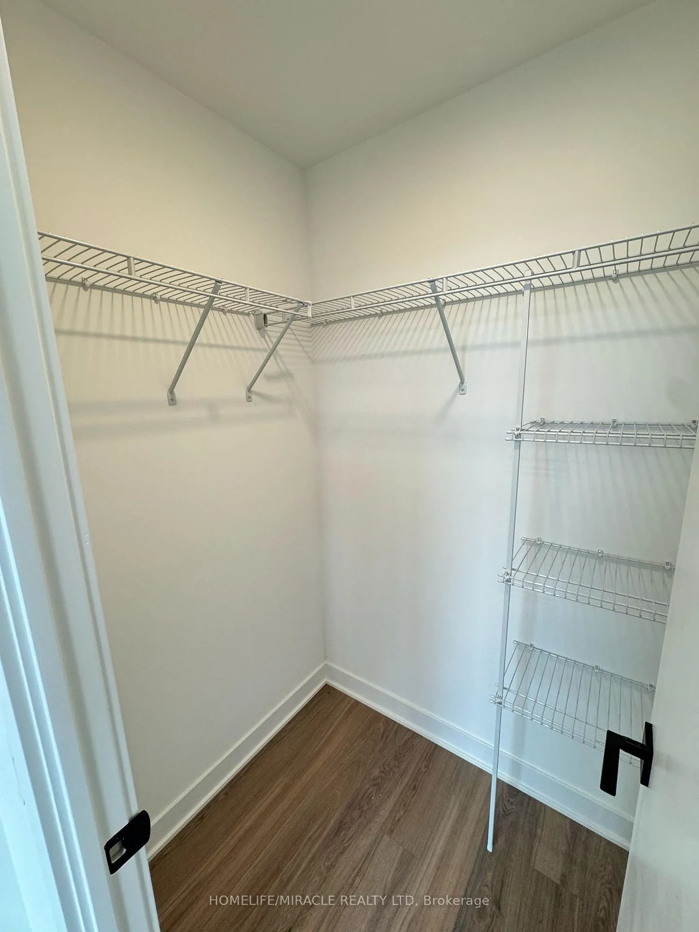 Photo 5 of Unit 1219, 2782 Barton Street E, Hamilton, Riverdale — HOMEH