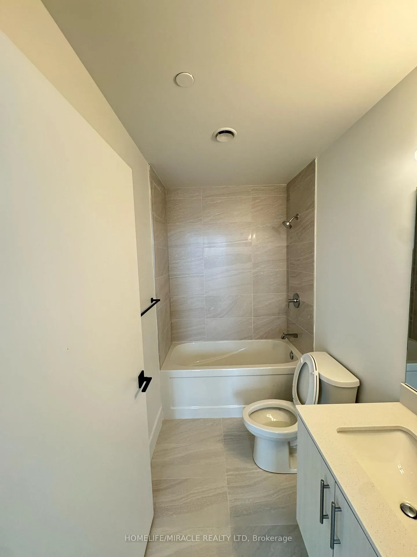 Photo 7 of Unit 1219, 2782 Barton Street E, Hamilton, Riverdale — HOMEH