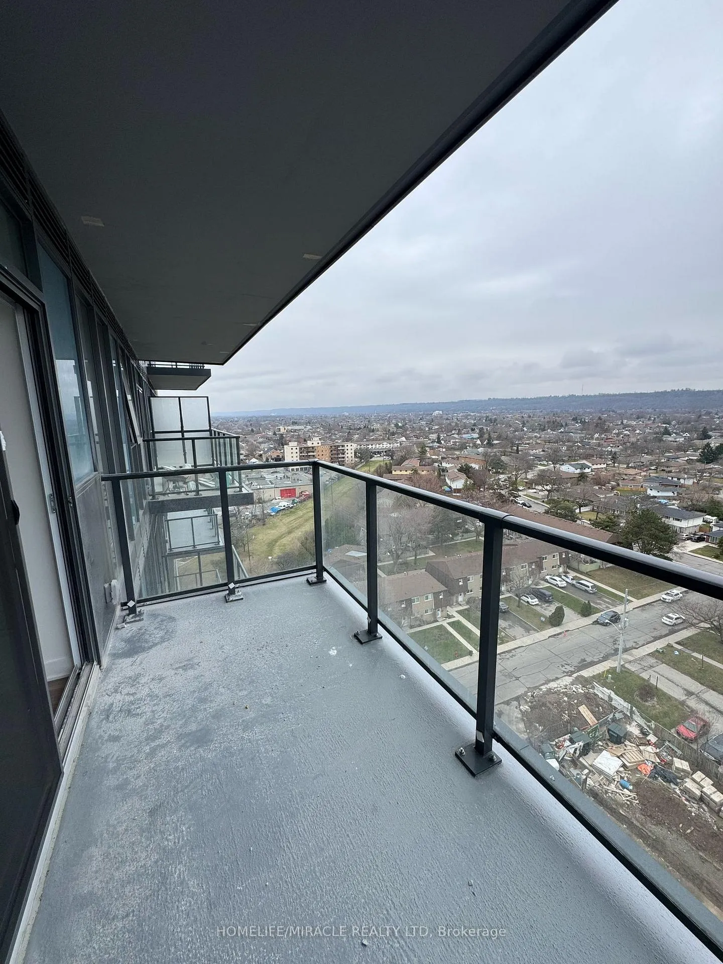 Photo 10 of Unit 1219, 2782 Barton Street E, Hamilton, Riverdale — HOMEH