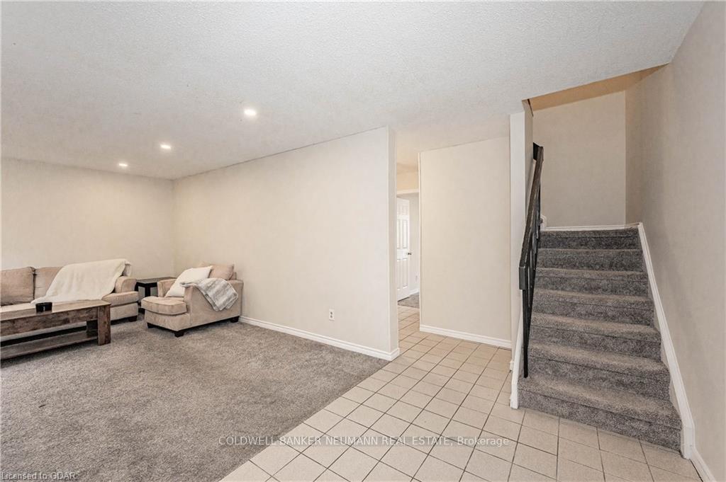 Photo 2 of Unit 7, 125 Janefield Avenue, Guelph, Dovercliffe Park/Old University — HOMEH