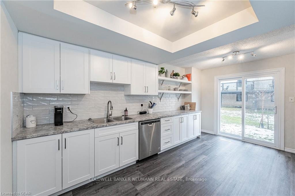 Photo 3 of Unit 7, 125 Janefield Avenue, Guelph, Dovercliffe Park/Old University — HOMEH