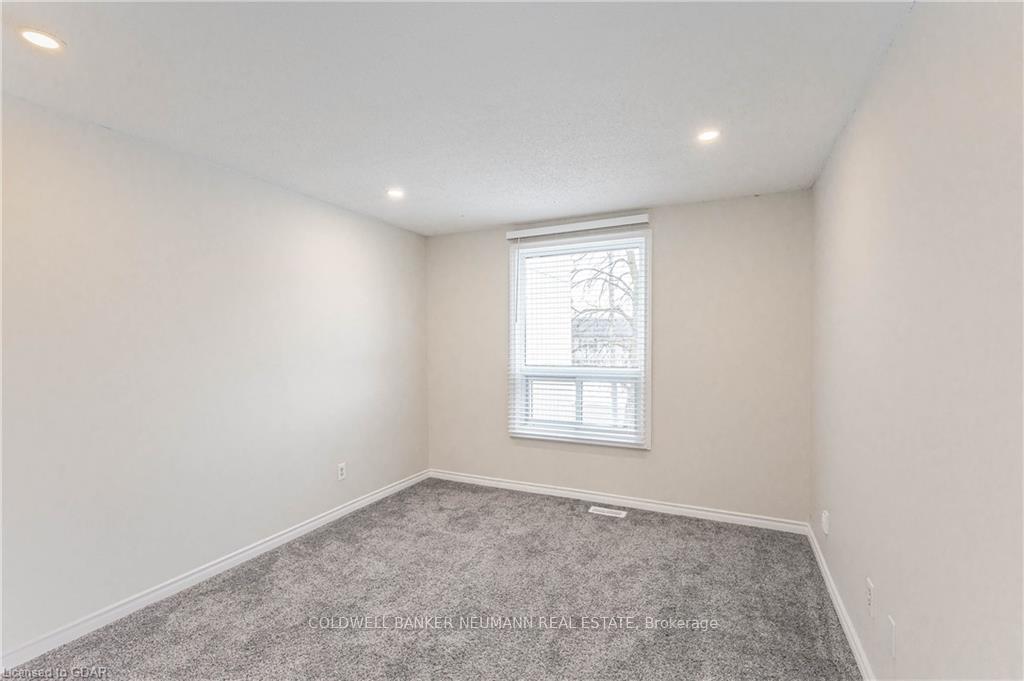 Photo 5 of Unit 7, 125 Janefield Avenue, Guelph, Dovercliffe Park/Old University — HOMEH