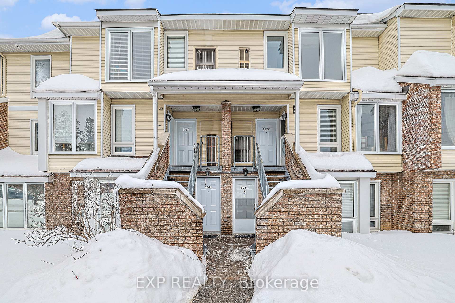 Front of Unit B, 207 Woodfield Drive