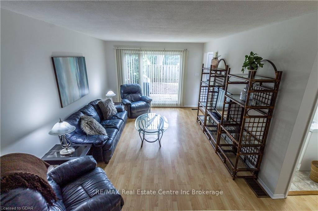 Photo 4 of 32 Wilsonview Avenue, Guelph, Dovercliffe Park/Old University — HOMEH