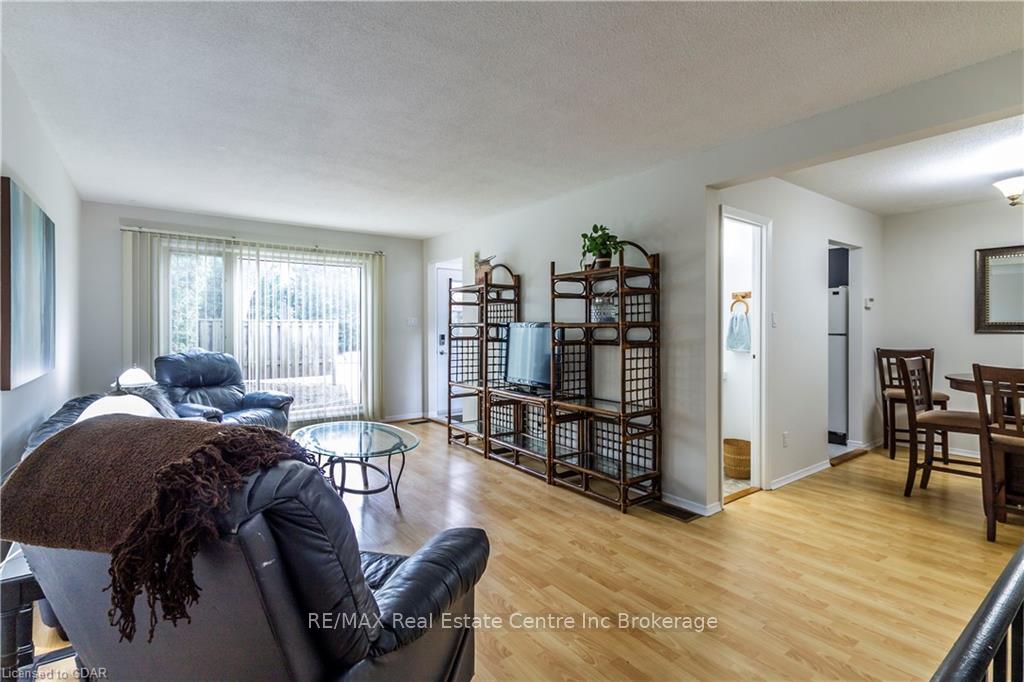 Photo 5 of 32 Wilsonview Avenue, Guelph, Dovercliffe Park/Old University — HOMEH