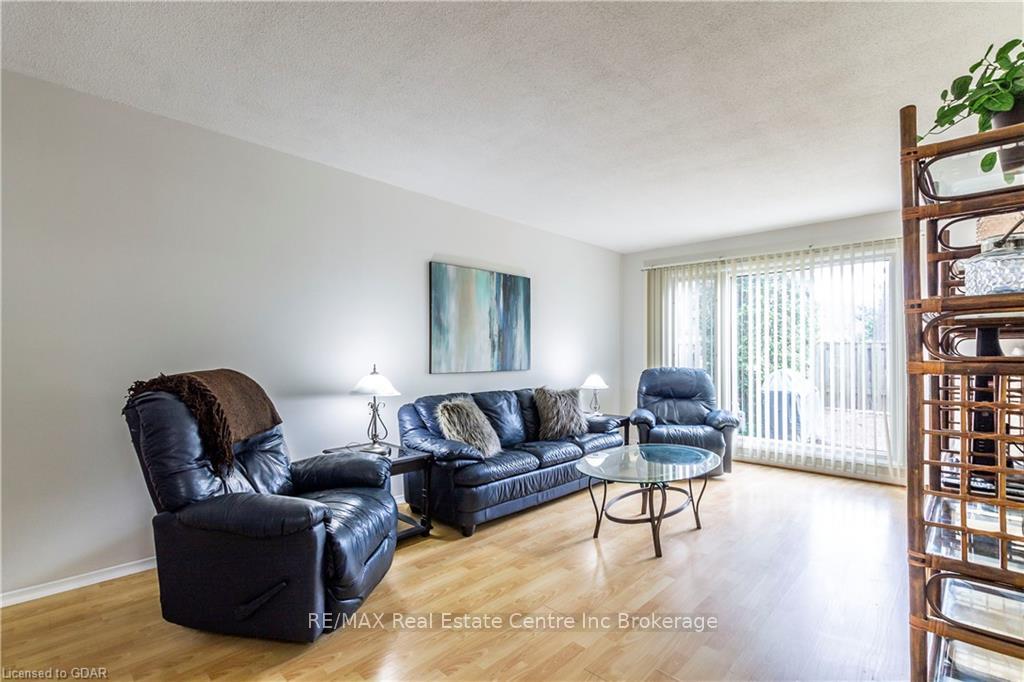 Photo 6 of 32 Wilsonview Avenue, Guelph, Dovercliffe Park/Old University — HOMEH