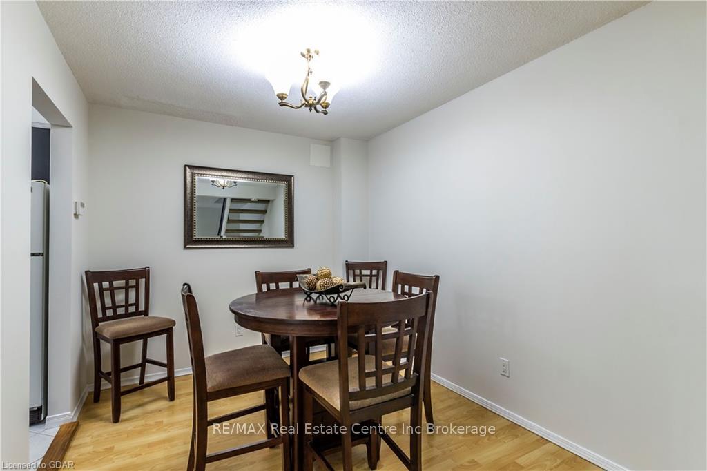 Photo 8 of 32 Wilsonview Avenue, Guelph, Dovercliffe Park/Old University — HOMEH