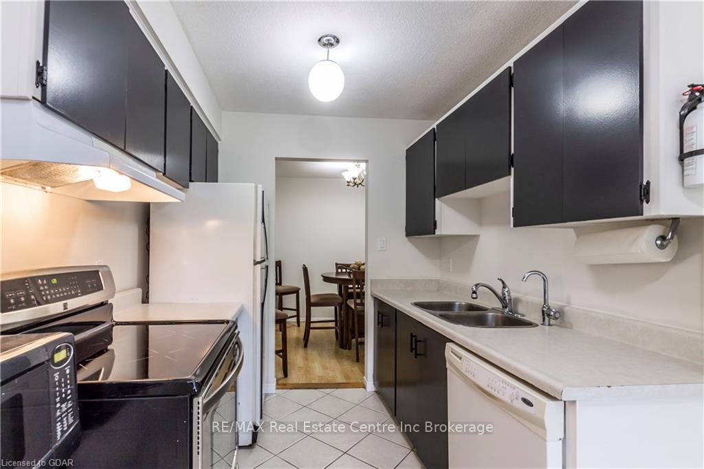 Photo 10 of 32 Wilsonview Avenue, Guelph, Dovercliffe Park/Old University — HOMEH