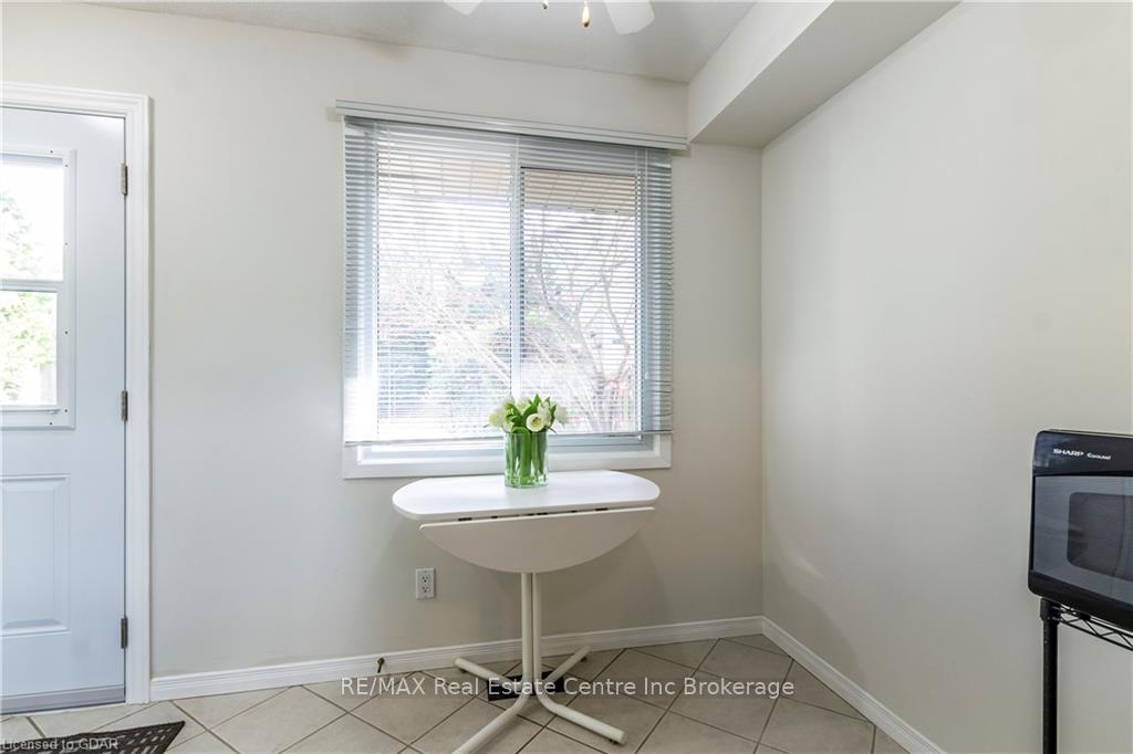 Photo 13 of 32 Wilsonview Avenue, Guelph, Dovercliffe Park/Old University — HOMEH