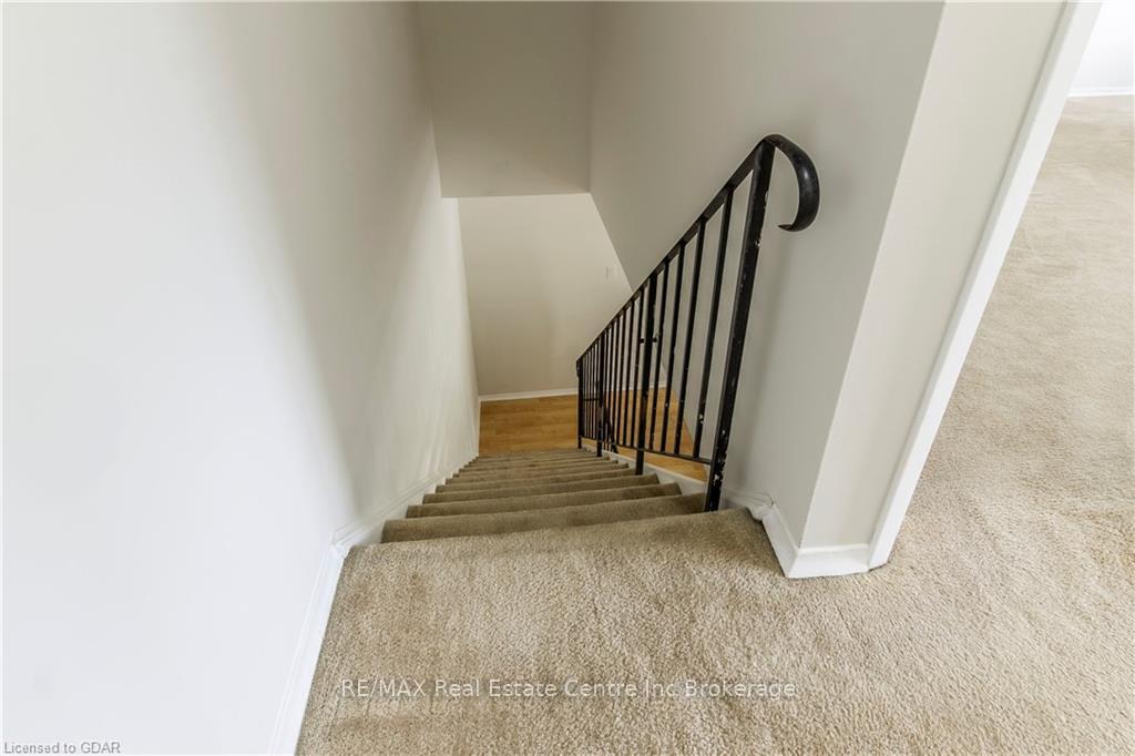 Photo 14 of 32 Wilsonview Avenue, Guelph, Dovercliffe Park/Old University — HOMEH
