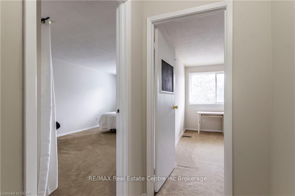 Photo 15 of 32 Wilsonview Avenue, Guelph, Dovercliffe Park/Old University — HOMEH
