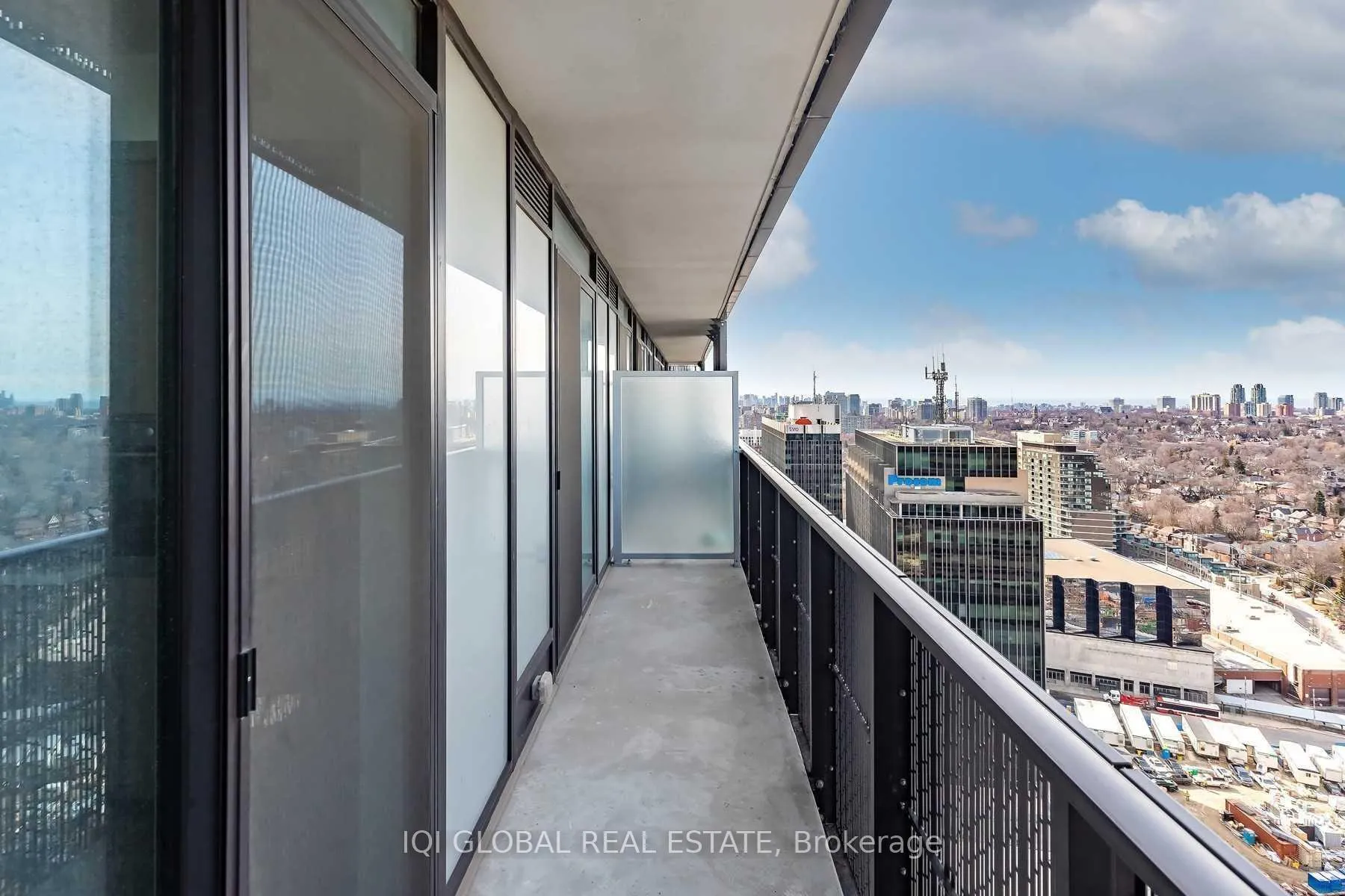 Photo 15 of Unit 2005, 8 Eglinton Avenue E, Toronto, Mount Pleasant West — HOMEH