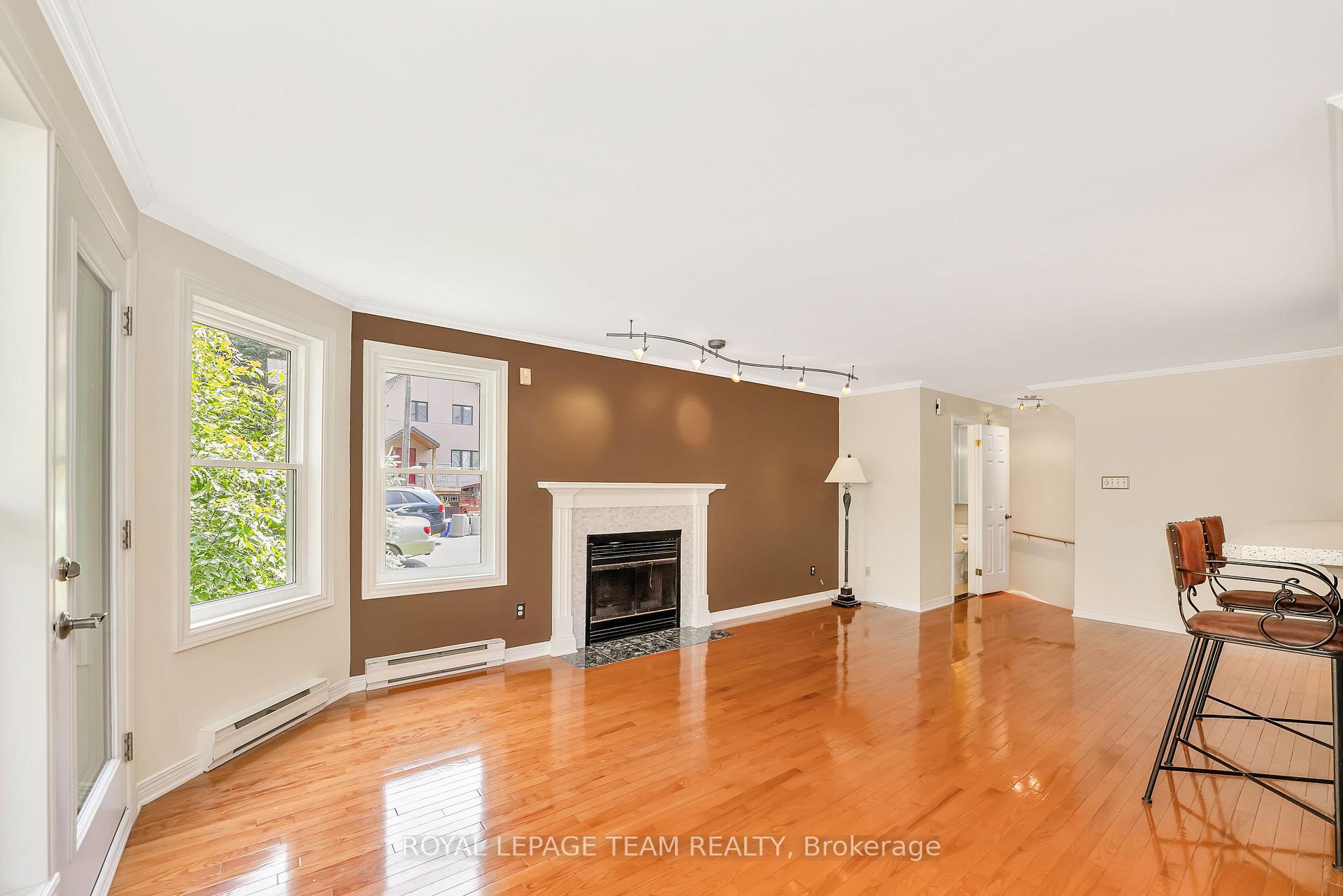 Photo 4 of Unit 1, 1121 Bavlie Avenue, Ottawa, Billings Bridge — HOMEH