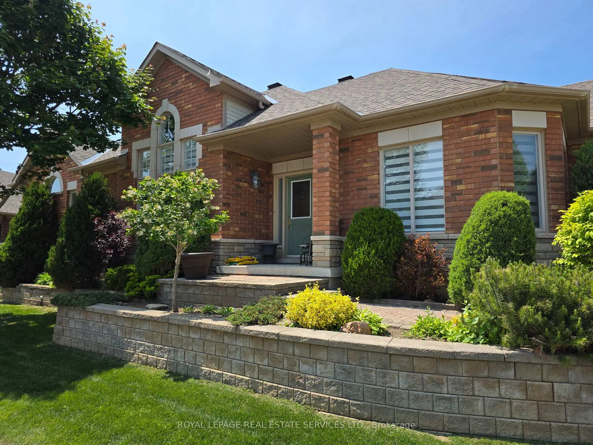 Photo 1 of 62 Renaissance Point, New Tecumseth, Rural New Tecumseth — HOMEH