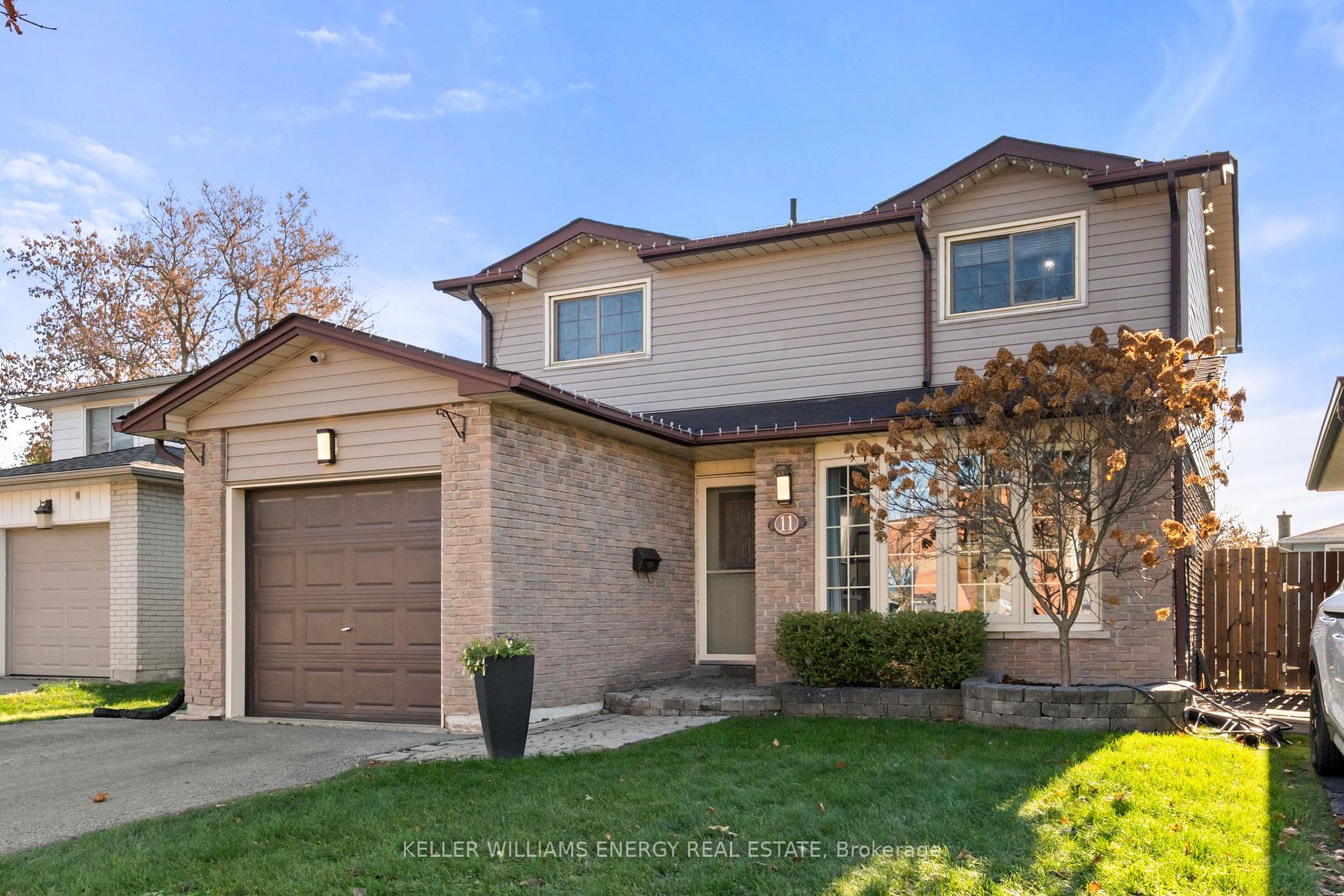 Photo 1 of 11 Hobbs Drive, Clarington, Bowmanville — HOMEH