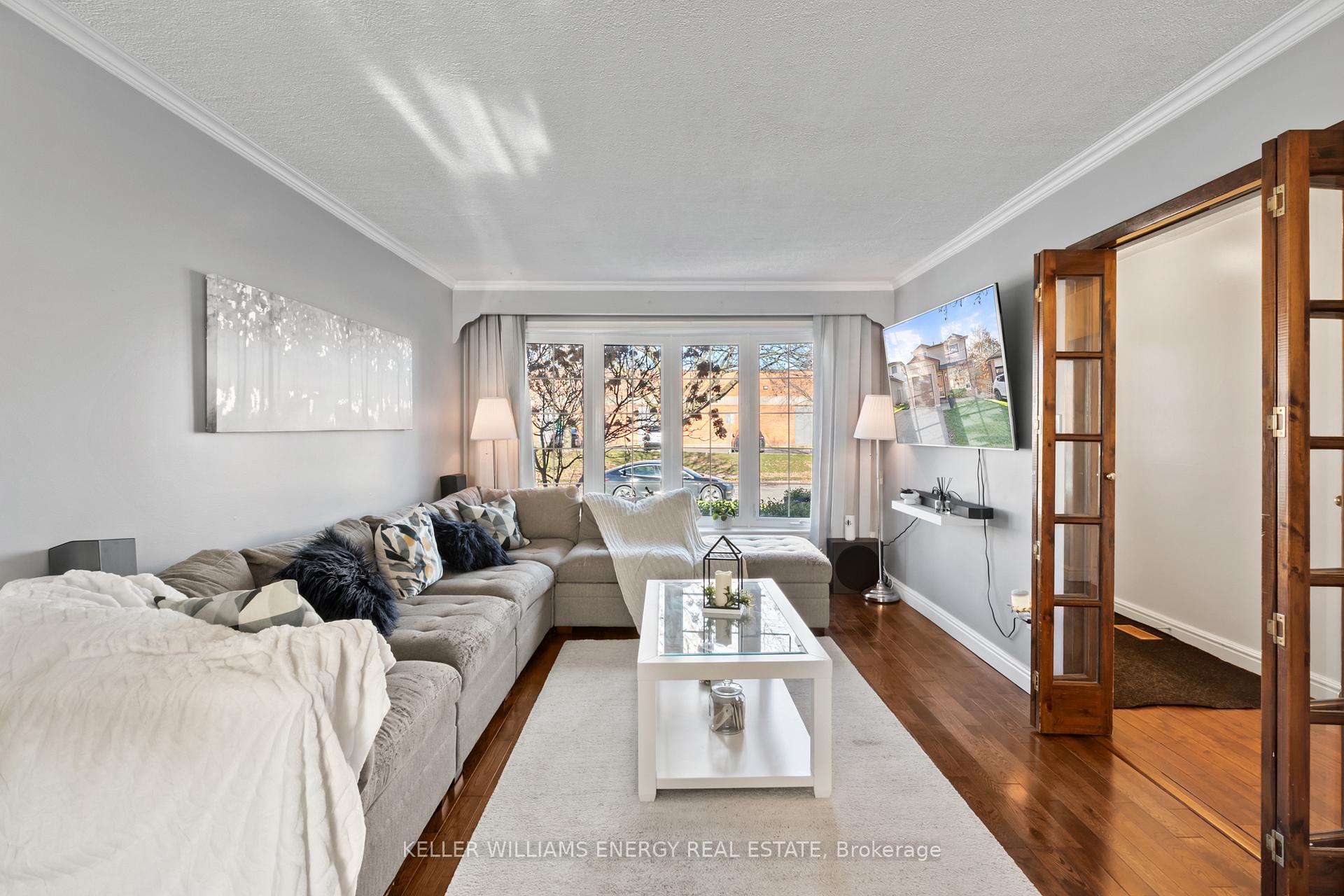 Photo 7 of 11 Hobbs Drive, Clarington, Bowmanville — HOMEH