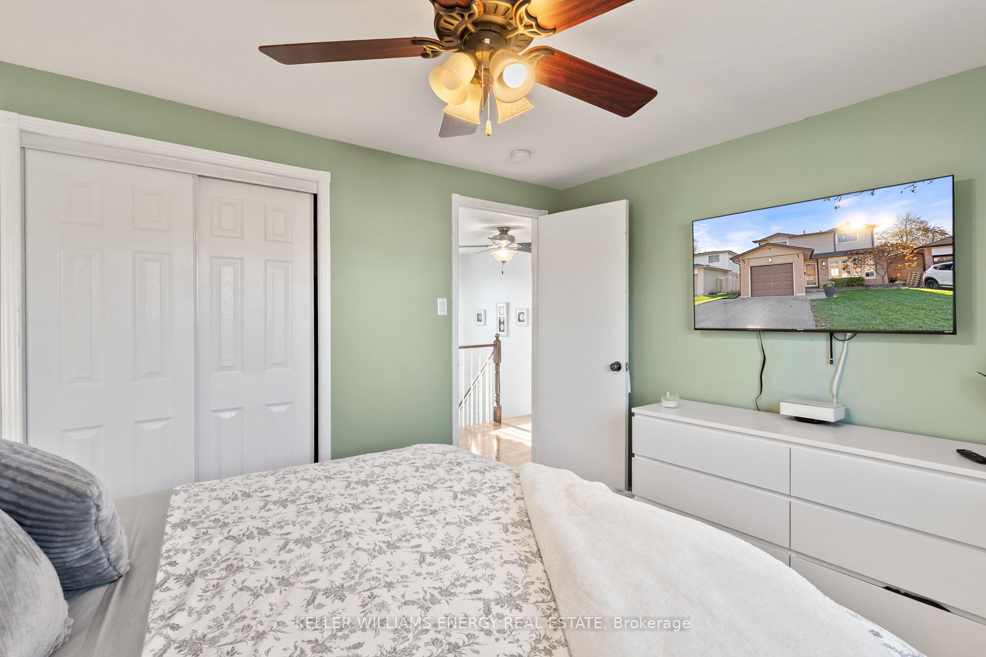 Photo 16 of 11 Hobbs Drive, Clarington, Bowmanville — HOMEH