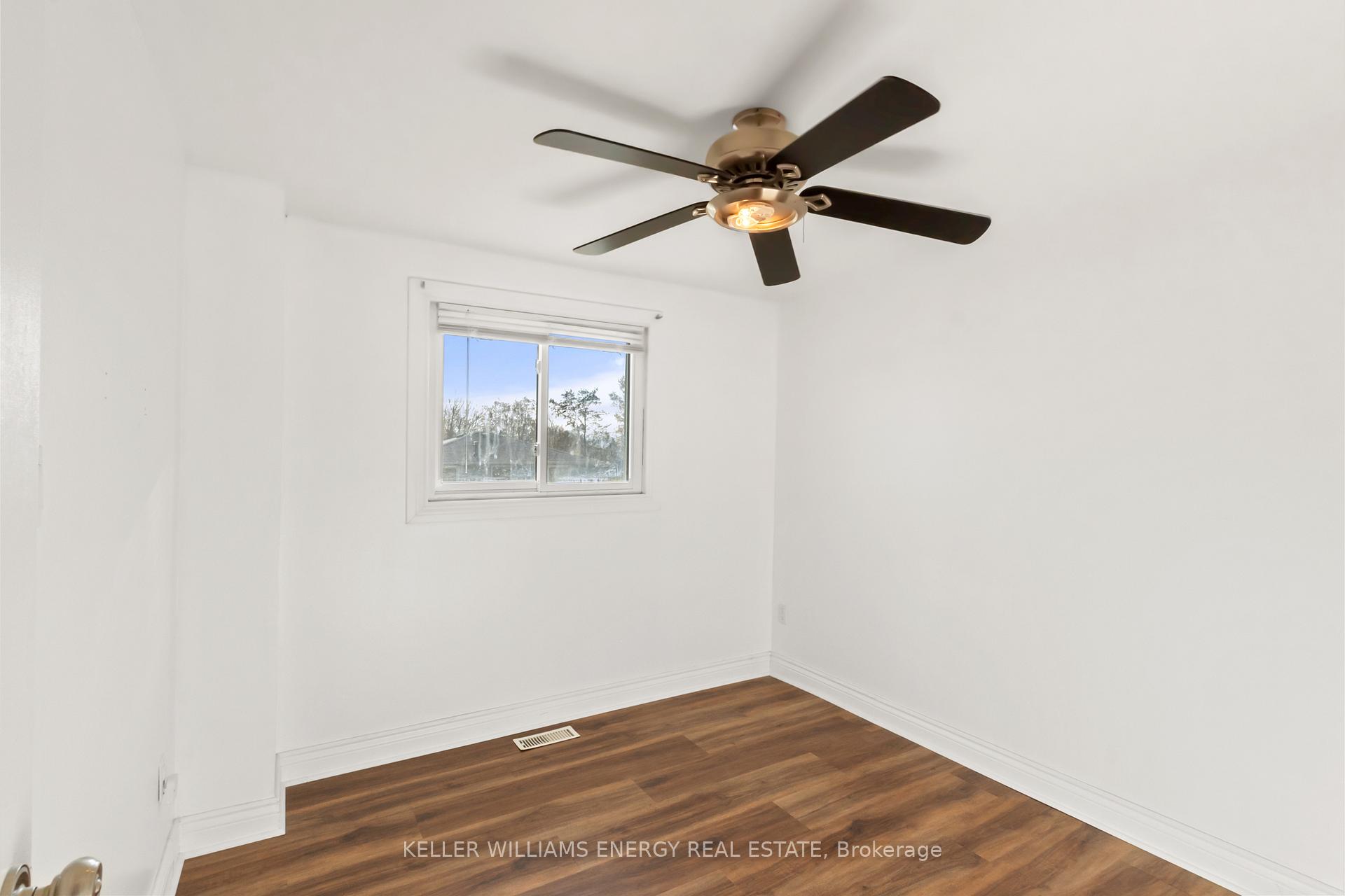 Photo 27 of 11 Hobbs Drive, Clarington, Bowmanville — HOMEH